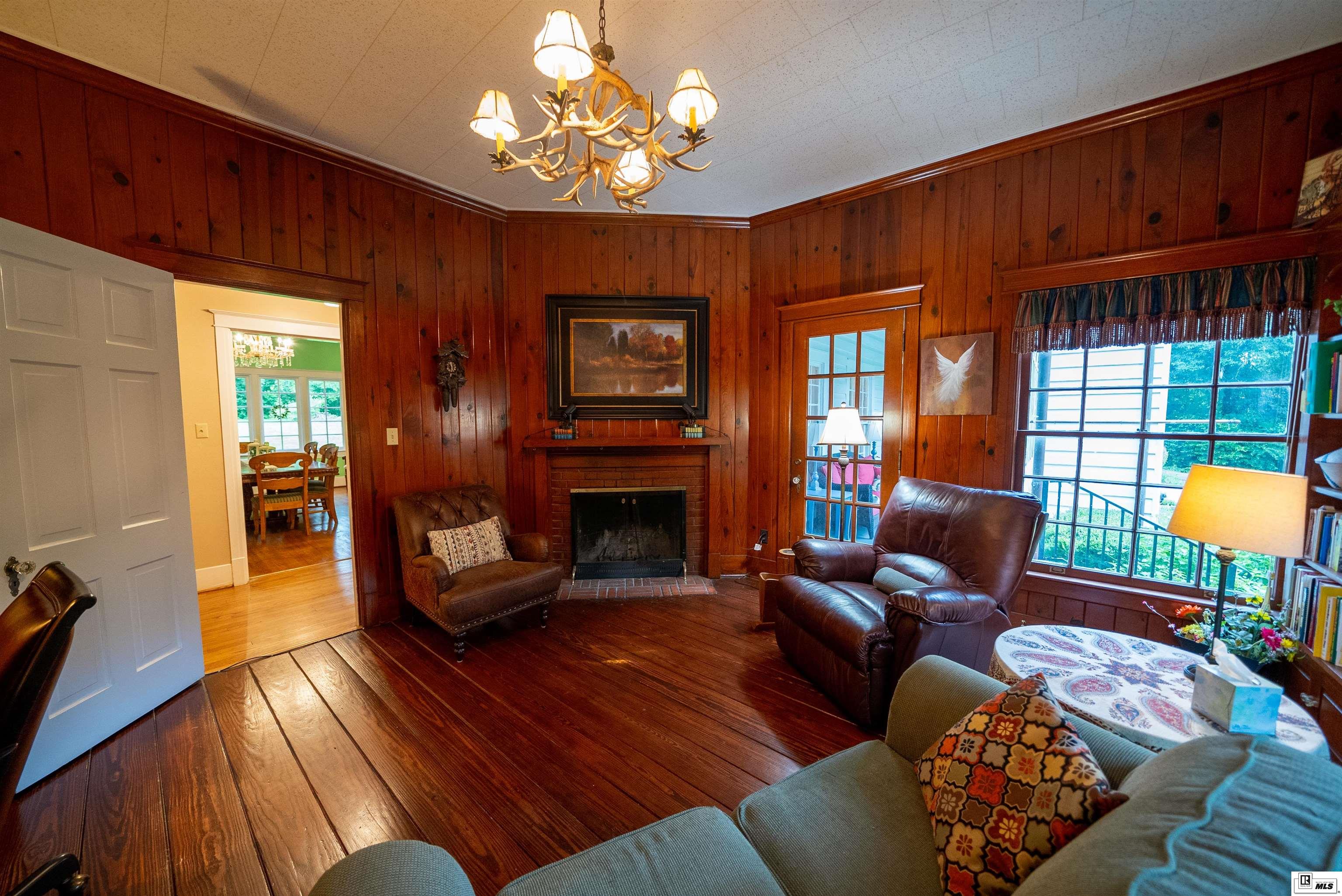 206 Chautauqua Road