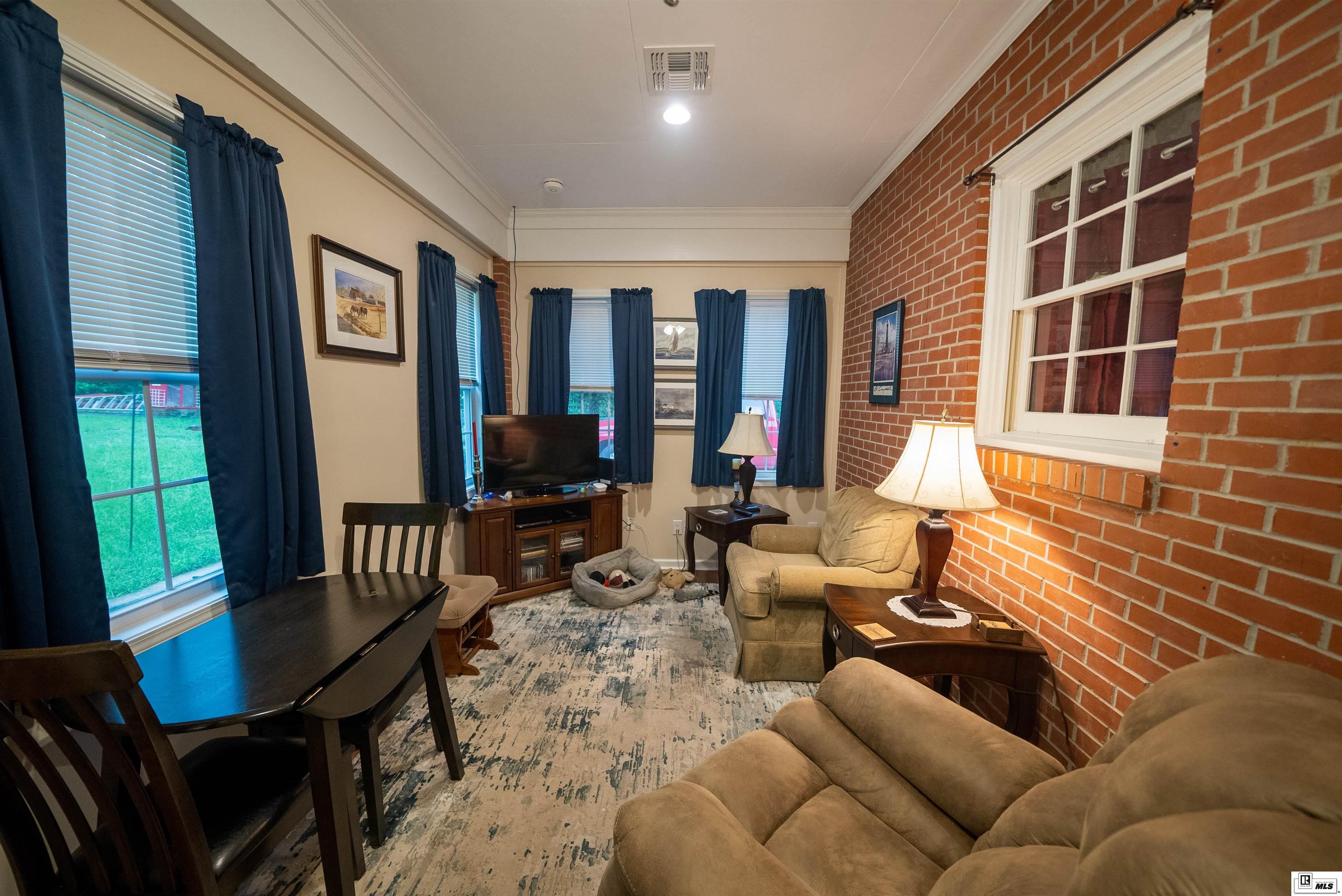 206 Chautauqua Road