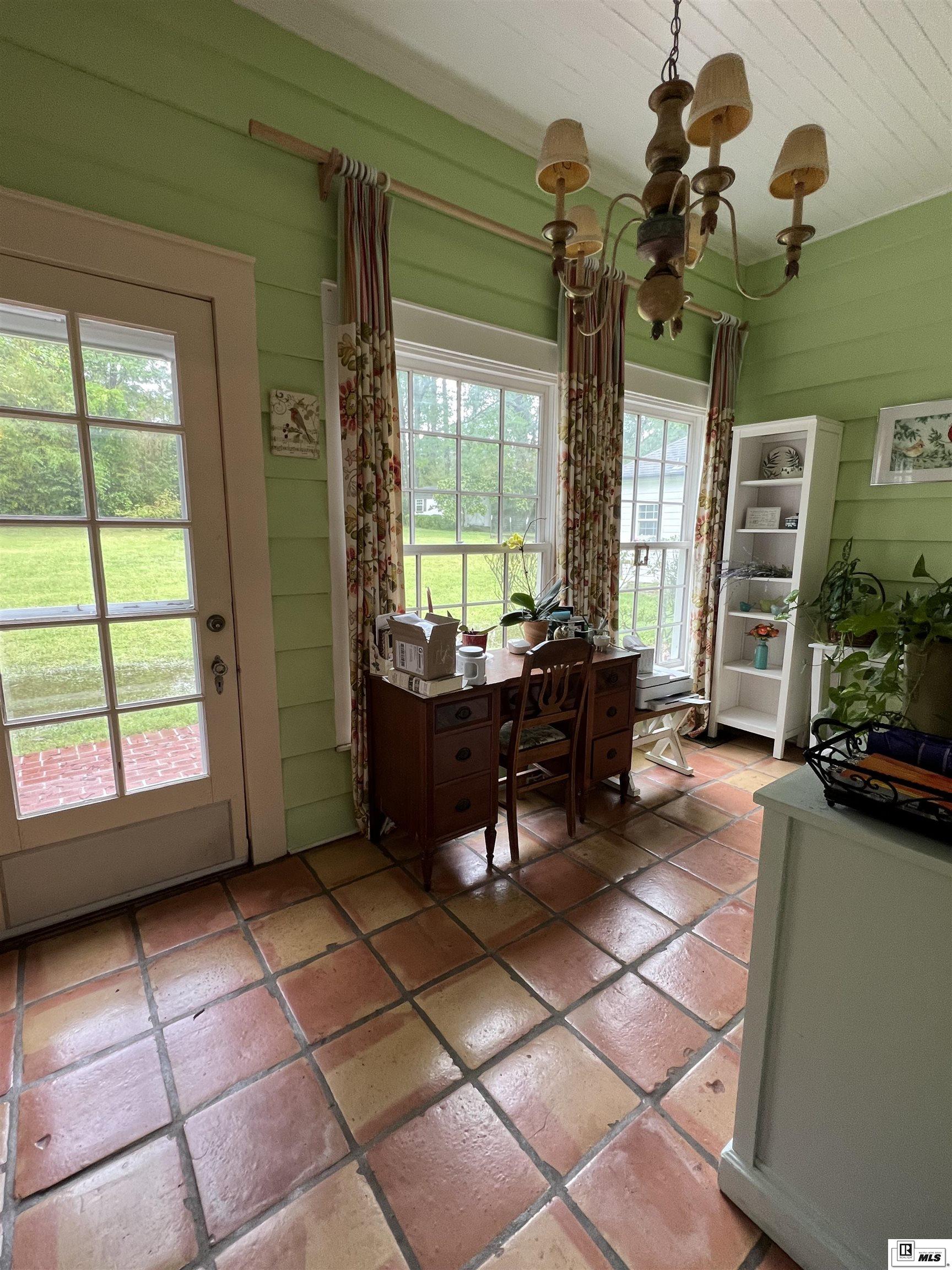 206 Chautauqua Road