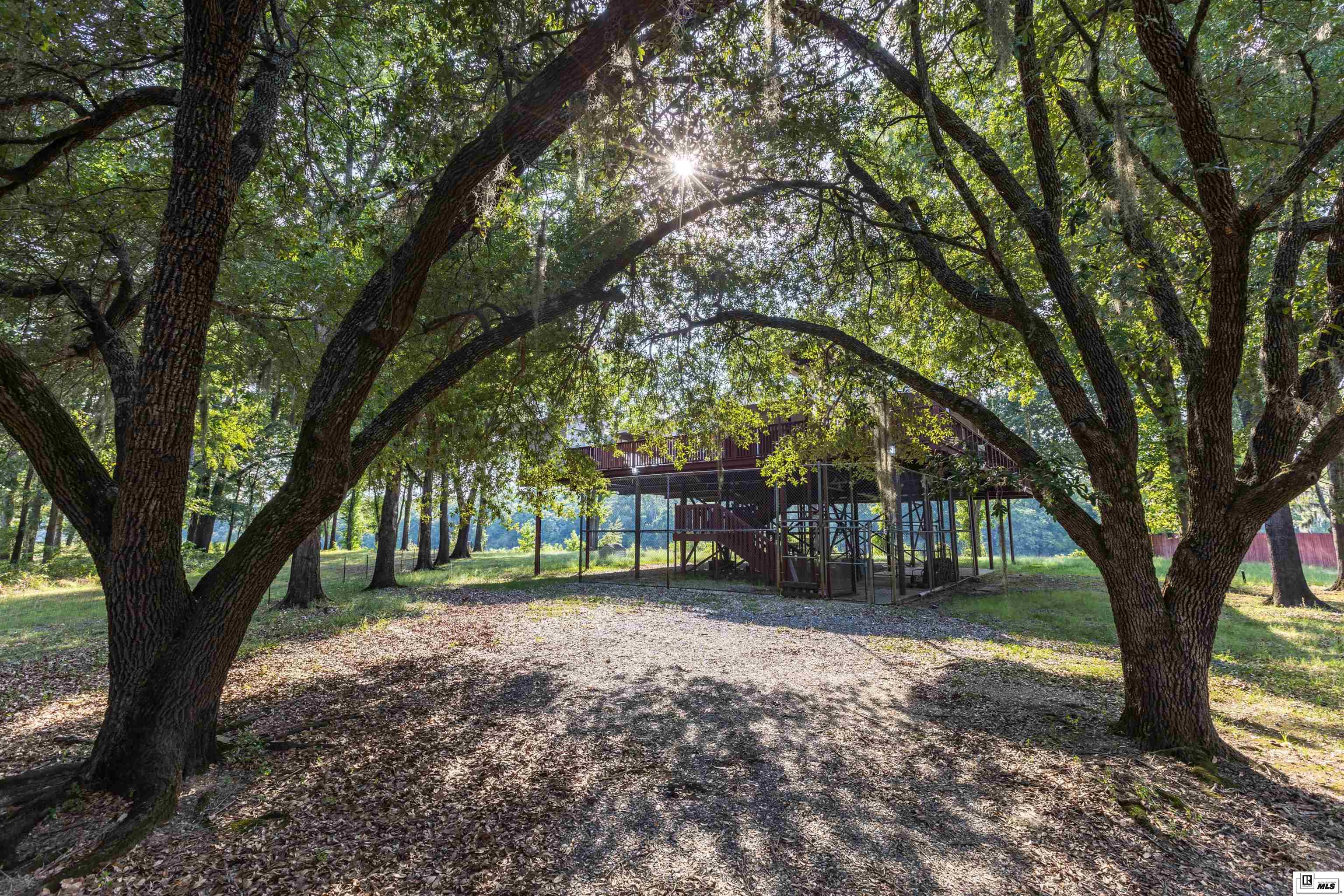 864 Hangout Road