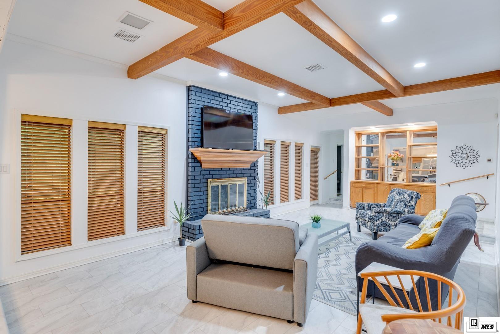128 Westland Place