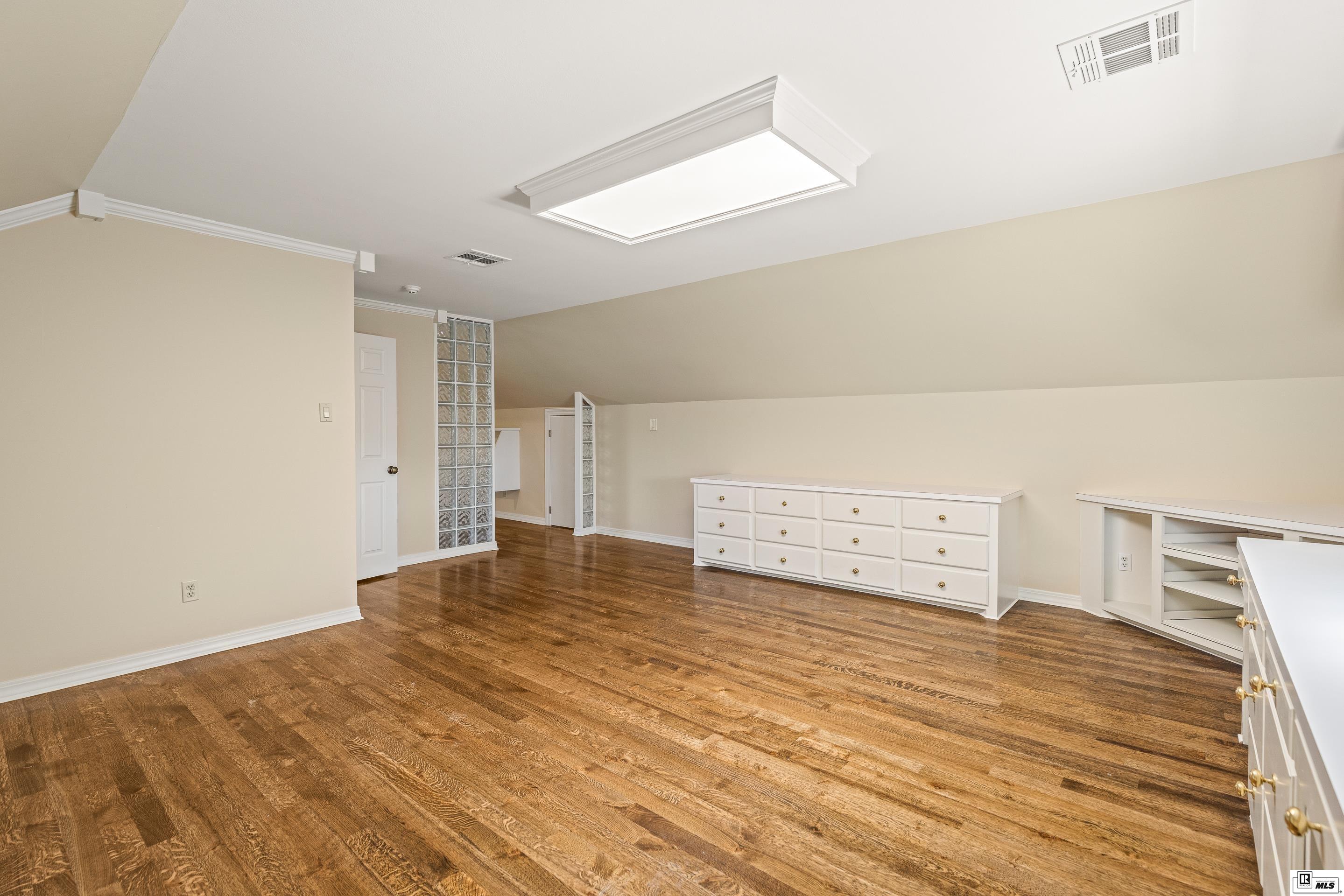 3009 Hunt Place