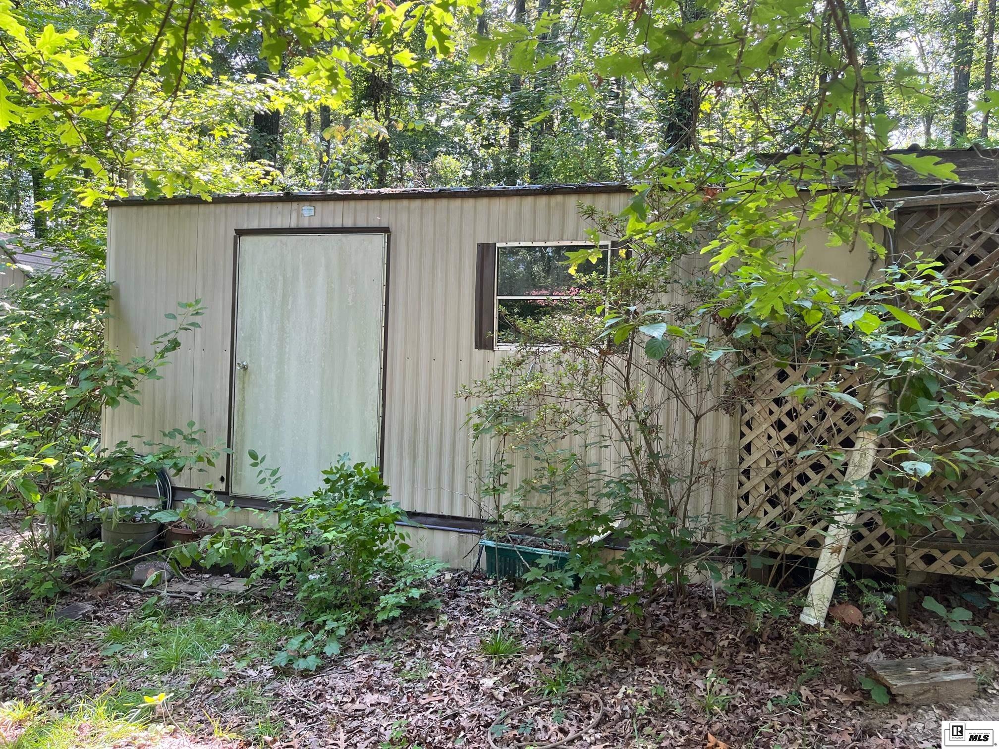 402 J T Griggs Road