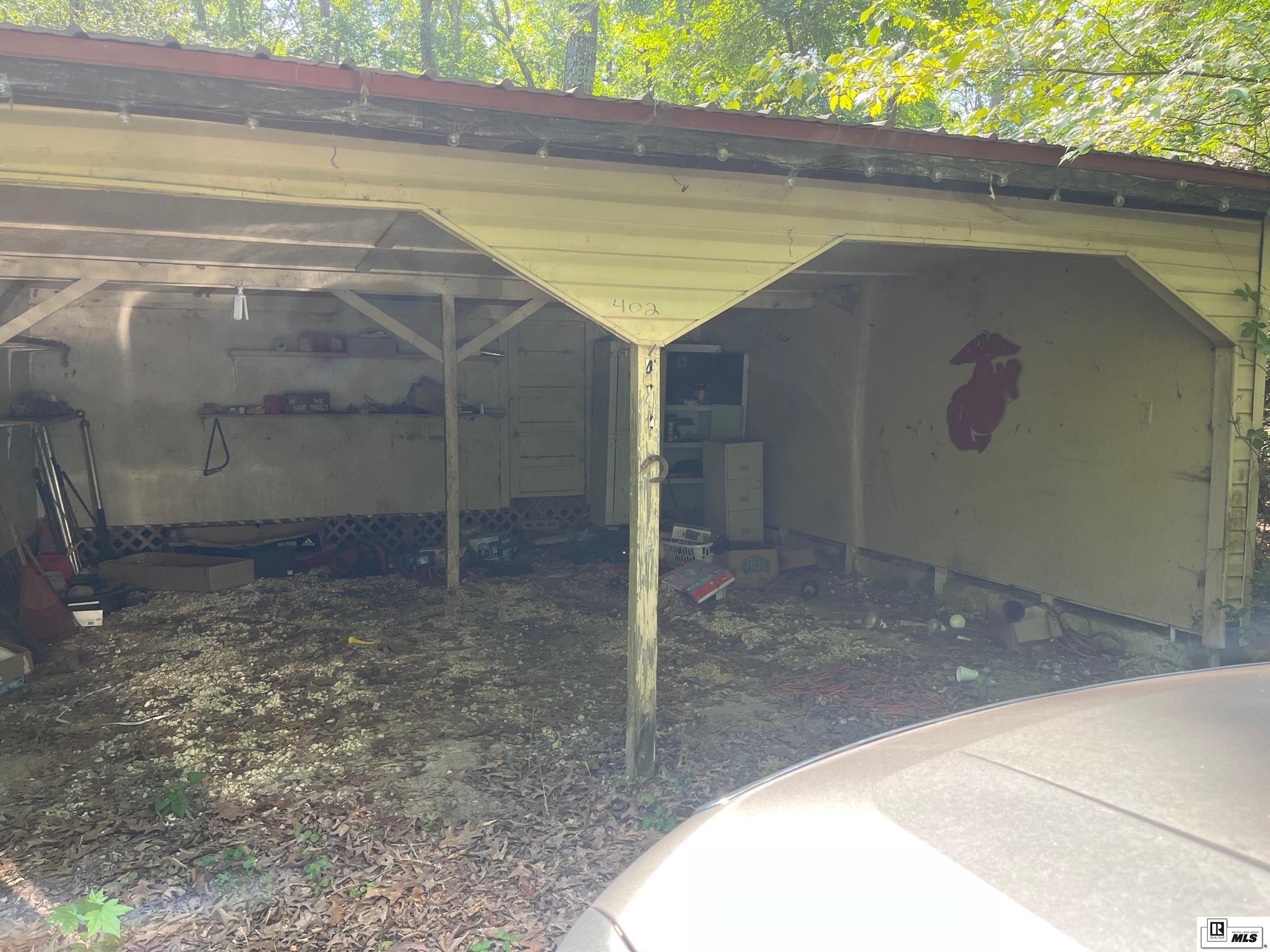 402 J T Griggs Road