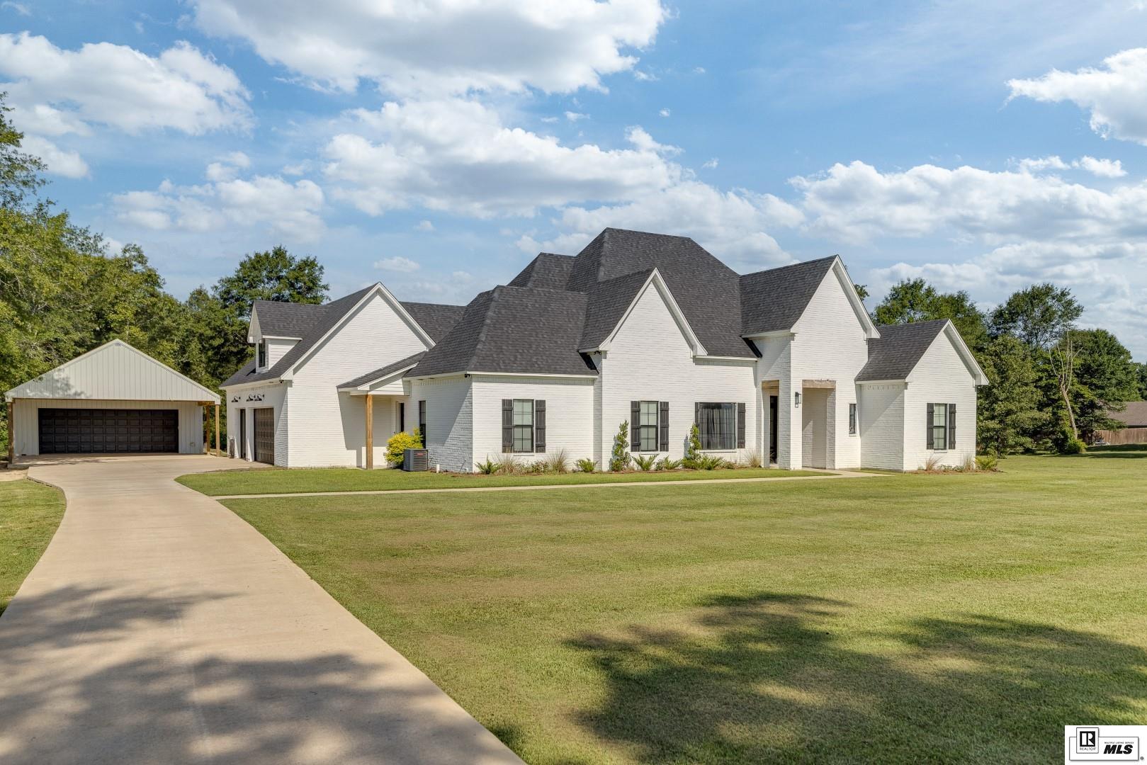 222 Ladelle Loop