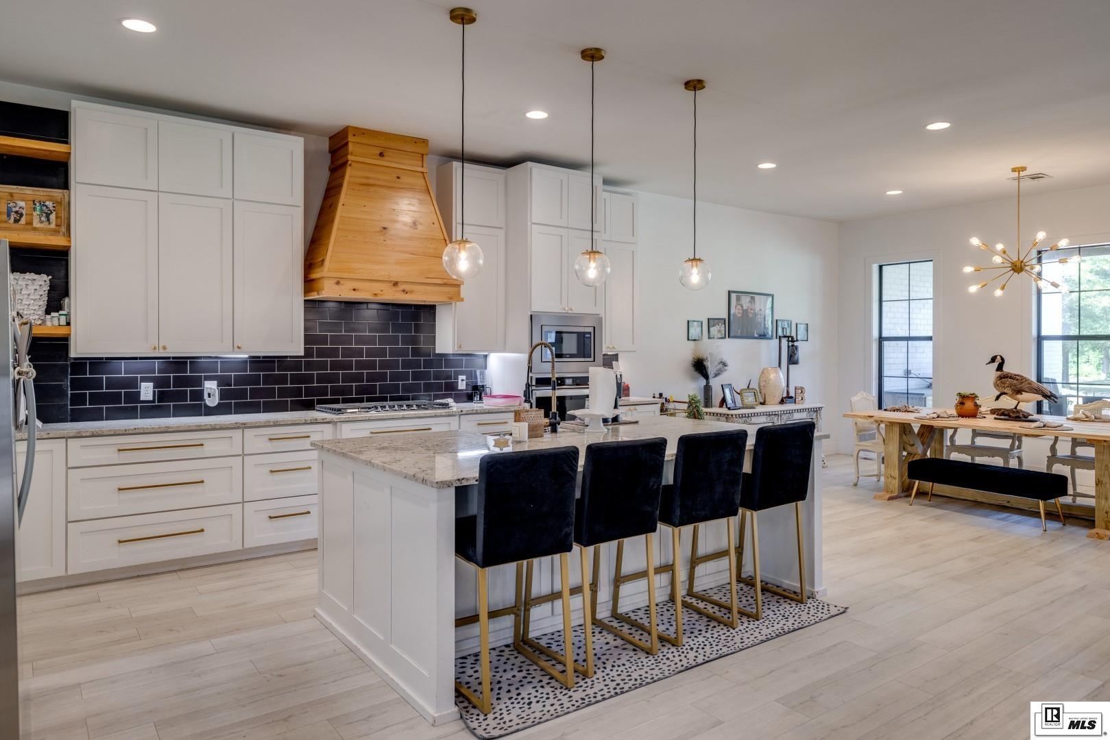 222 Ladelle Loop