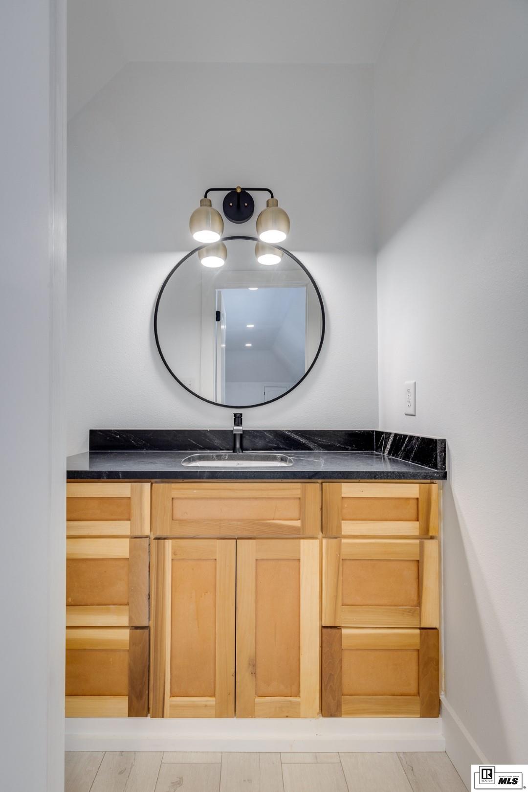222 Ladelle Loop