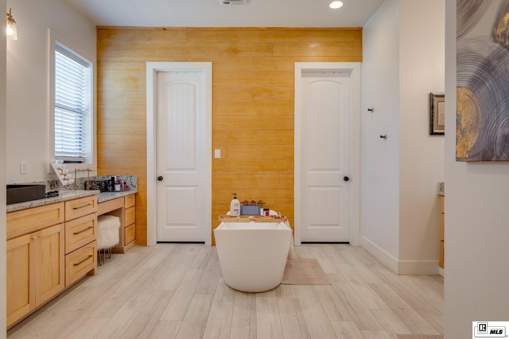 222 Ladelle Loop