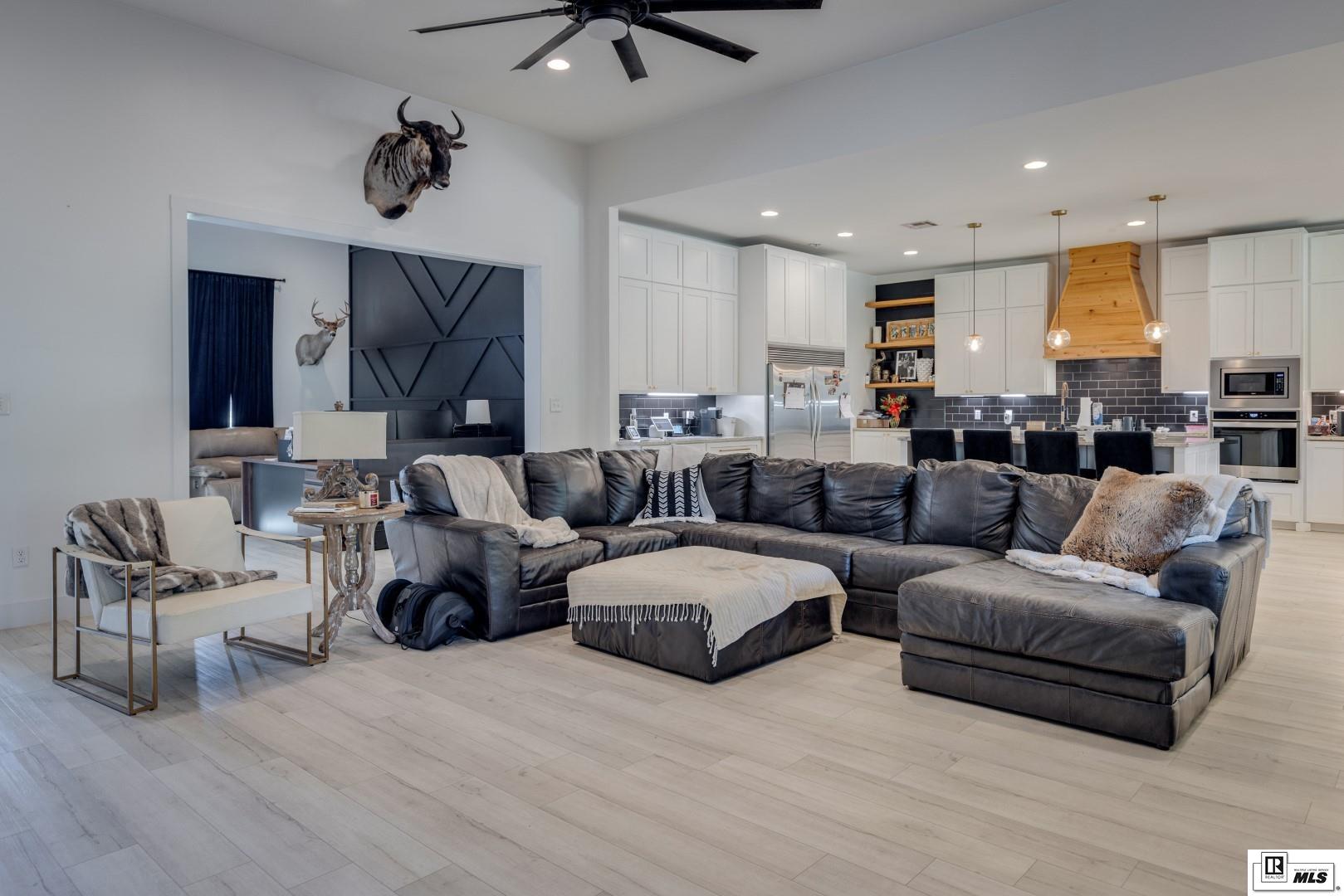 222 Ladelle Loop