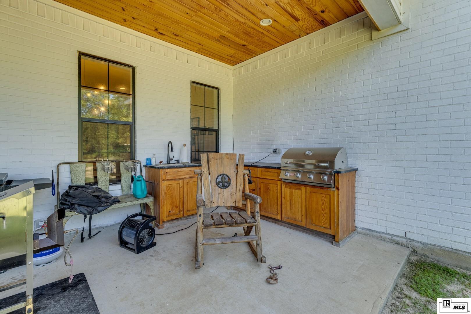 222 Ladelle Loop