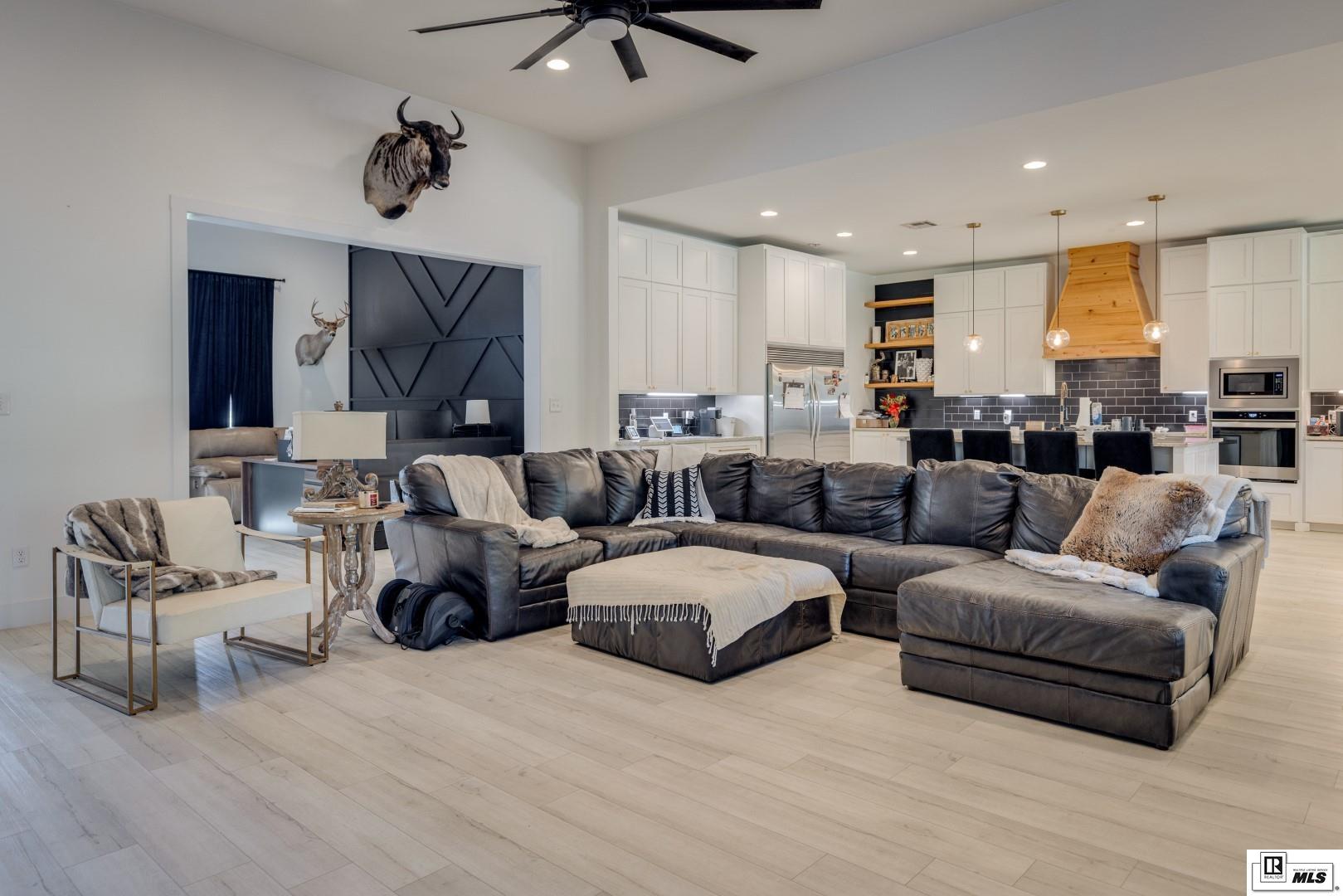 222 Ladelle Loop