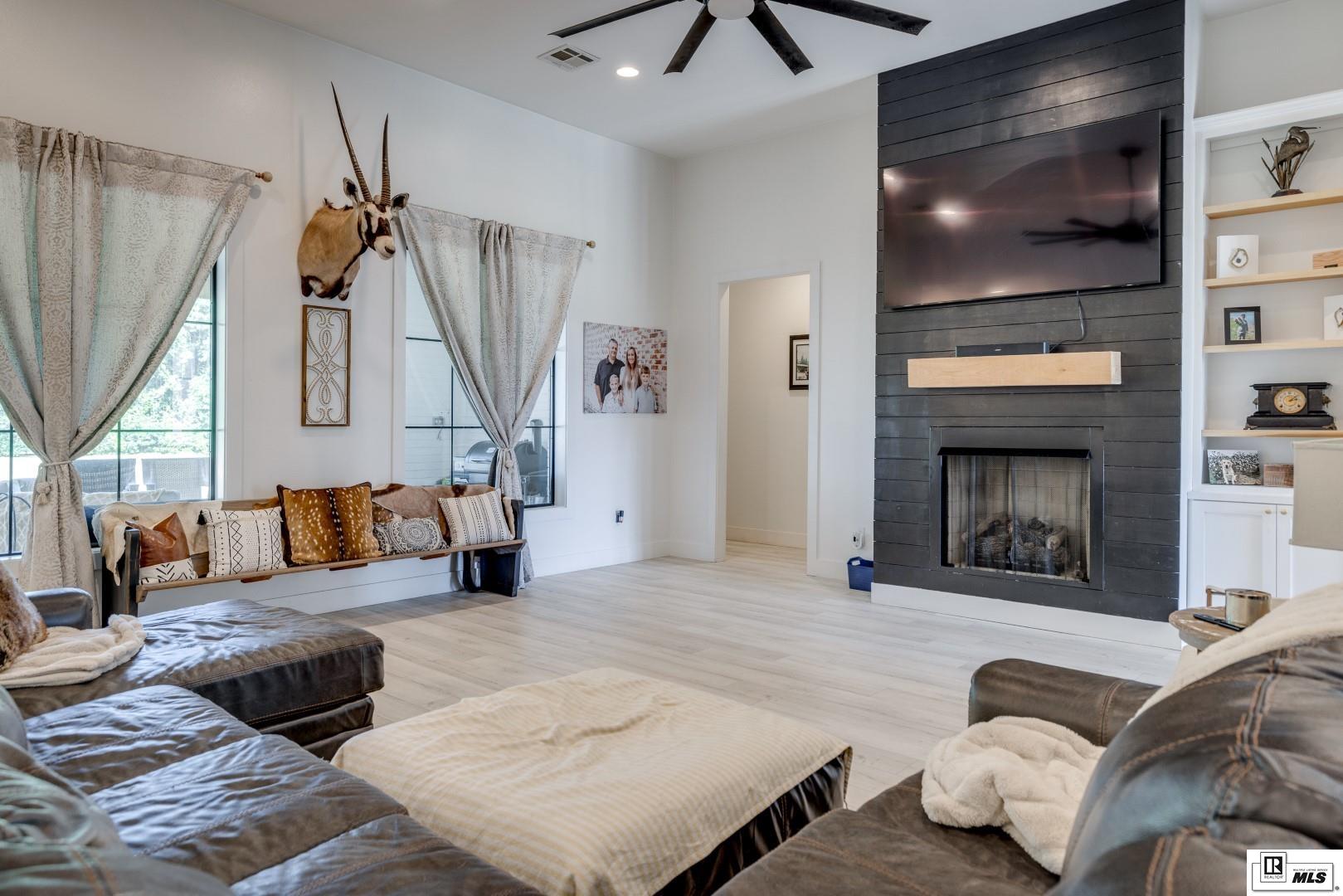 222 Ladelle Loop