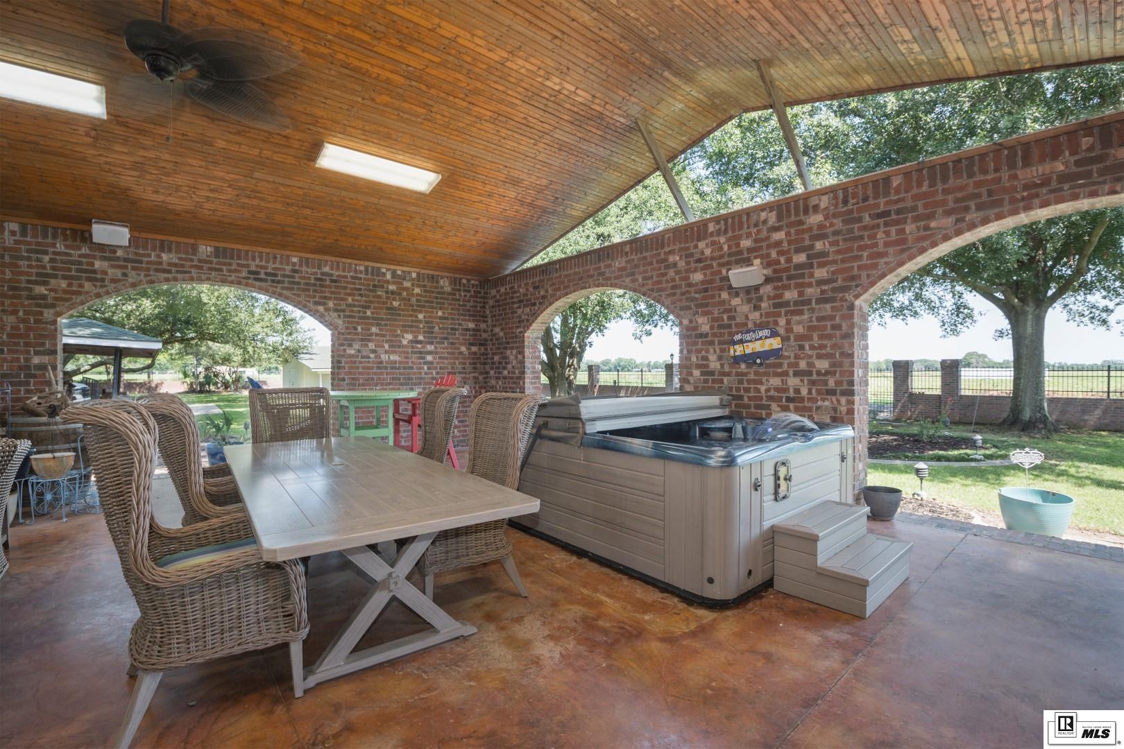 52 Chapman White Road