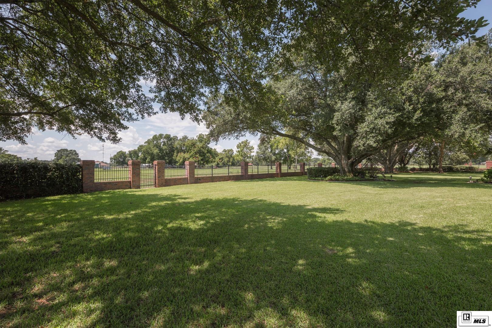 52 Chapman White Road