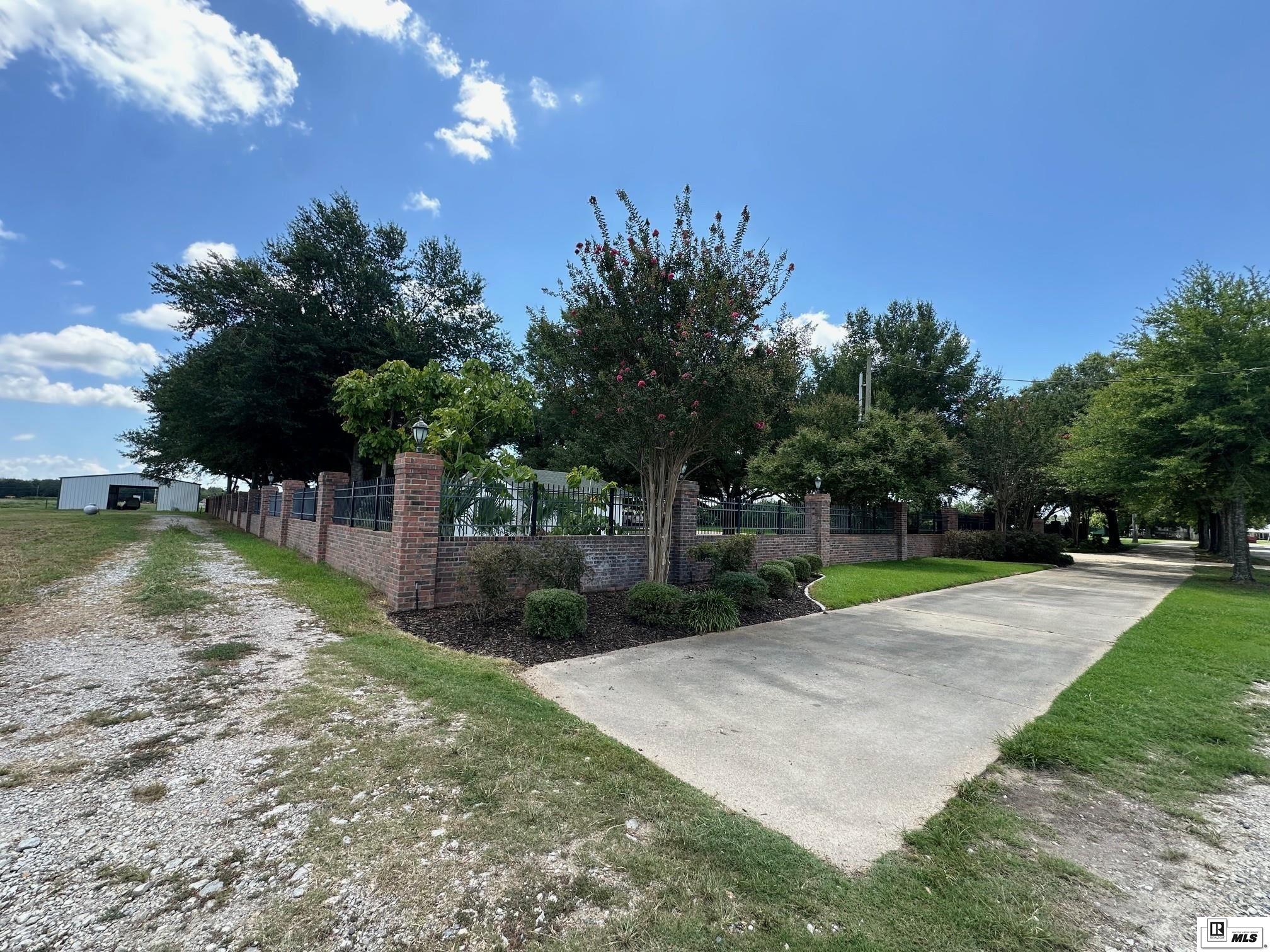 52 Chapman White Road
