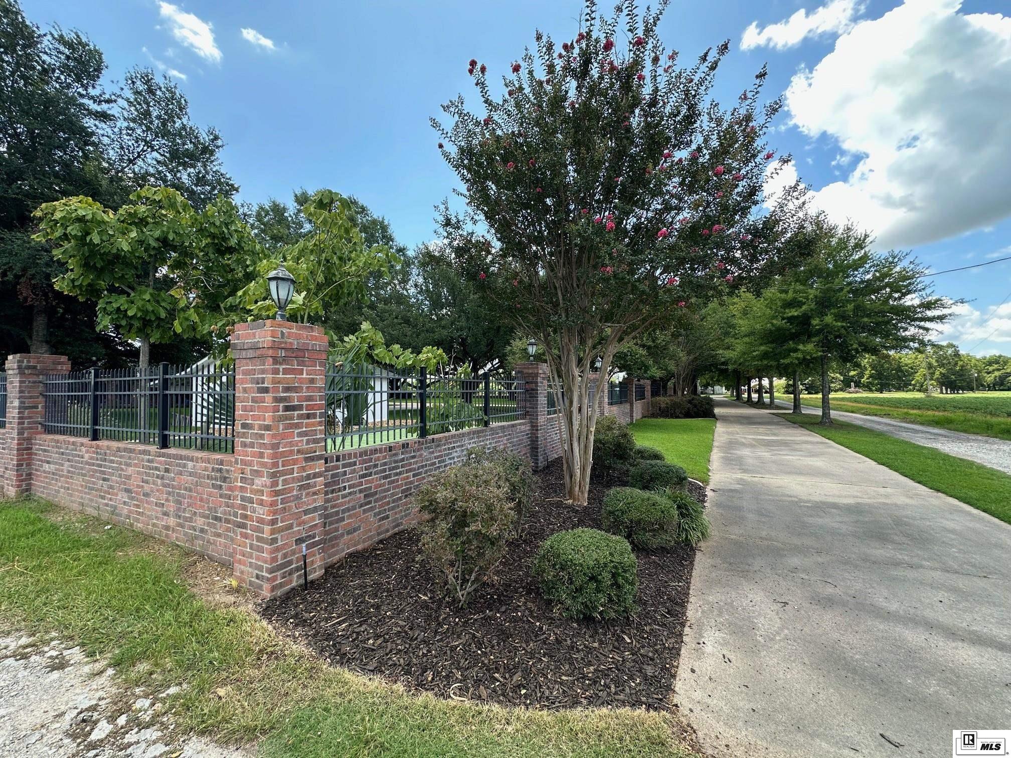 52 Chapman White Road