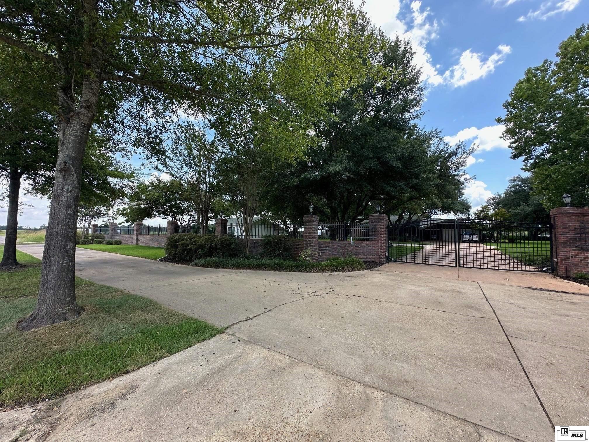 52 Chapman White Road