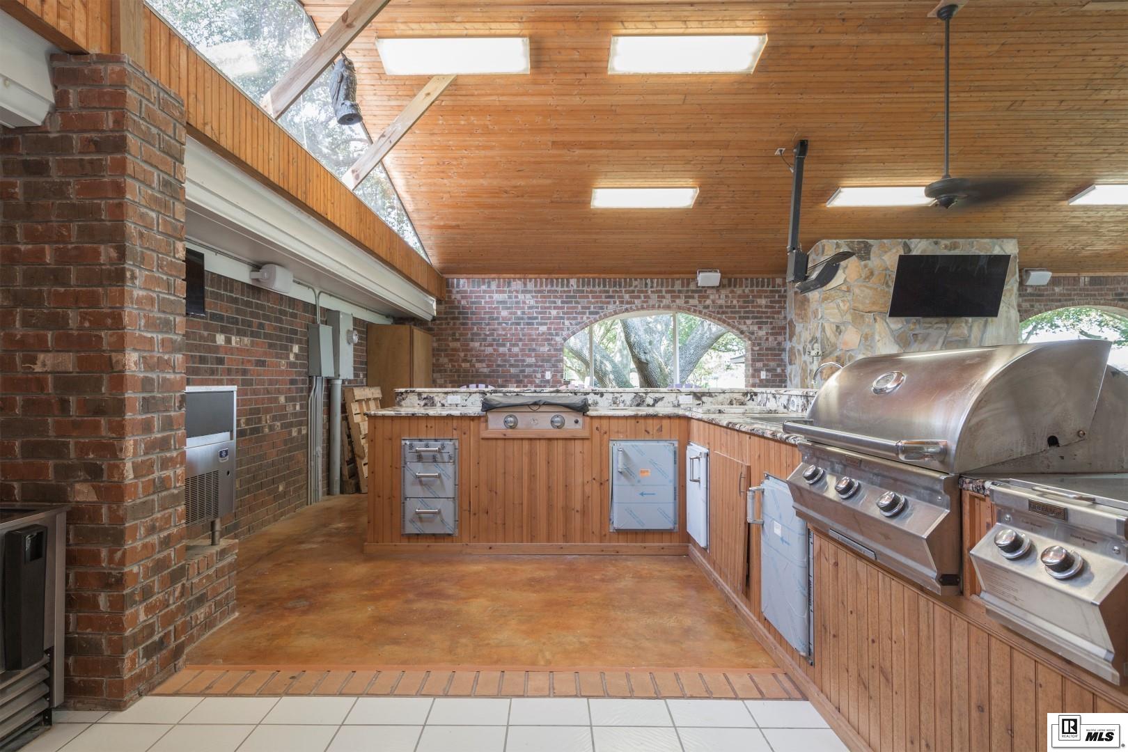 52 Chapman White Road
