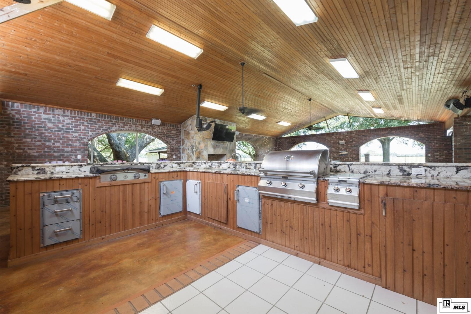 52 Chapman White Road
