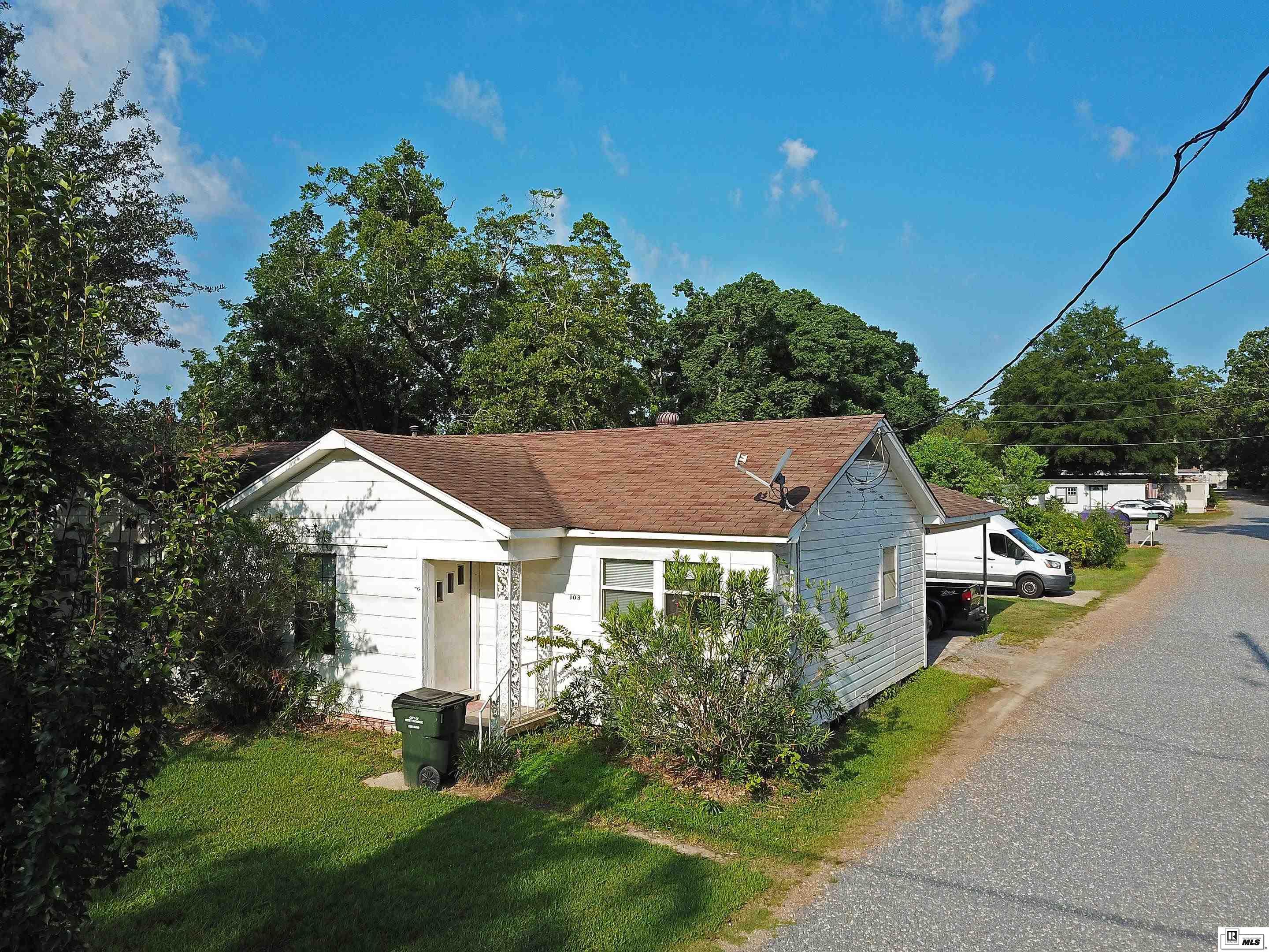 1103 Warren Drive 1005 Warren Dr.