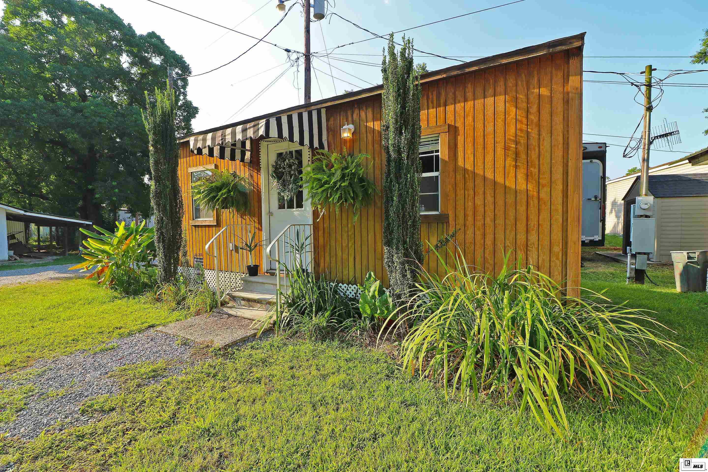 1103 Warren Drive 1005 Warren Dr.
