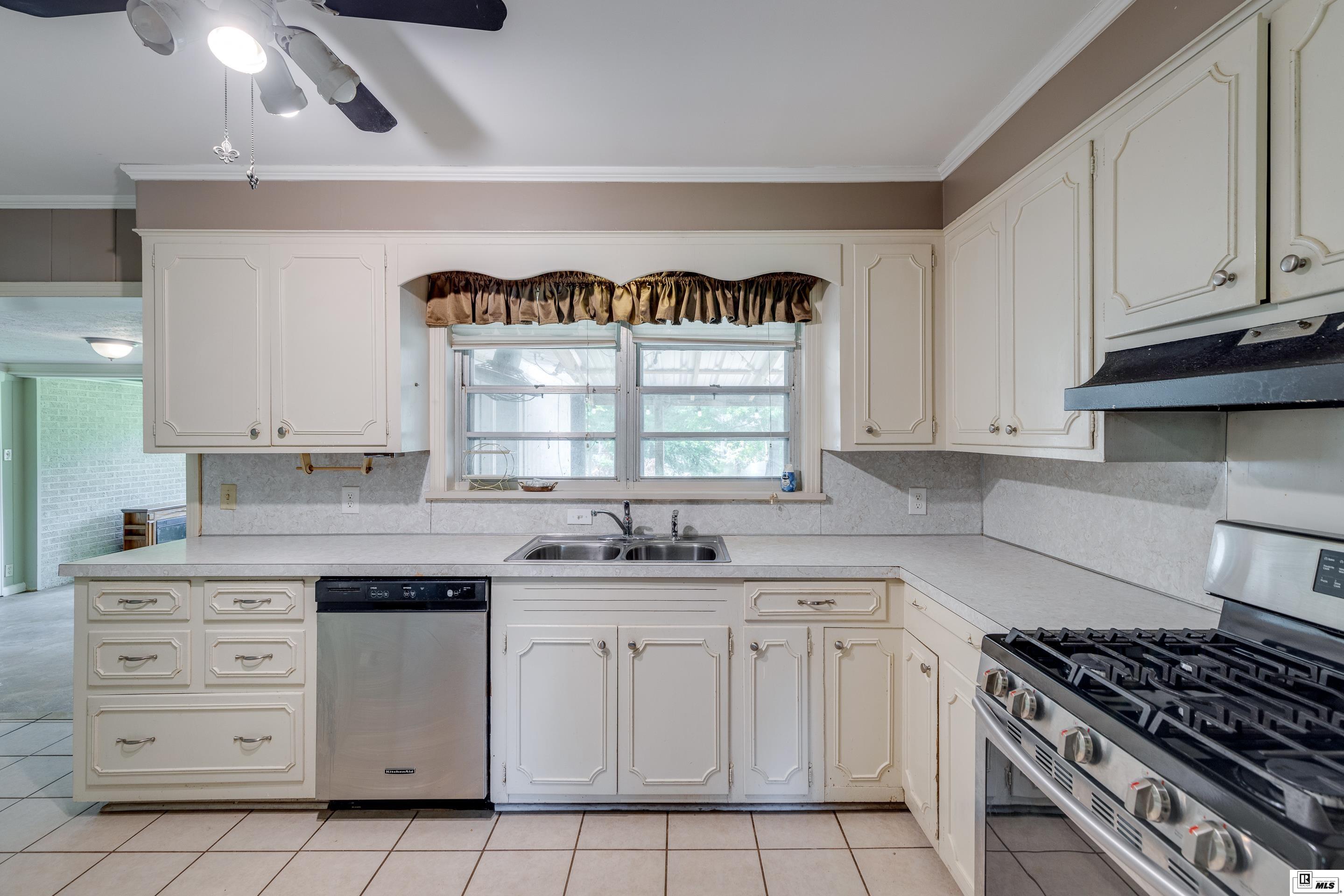 509 Lakeshore Drive