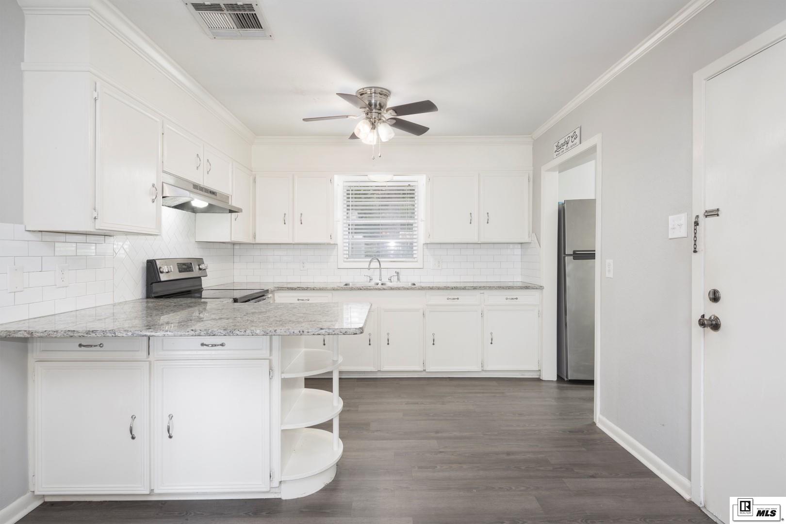 736 Bayou Shore Drive
