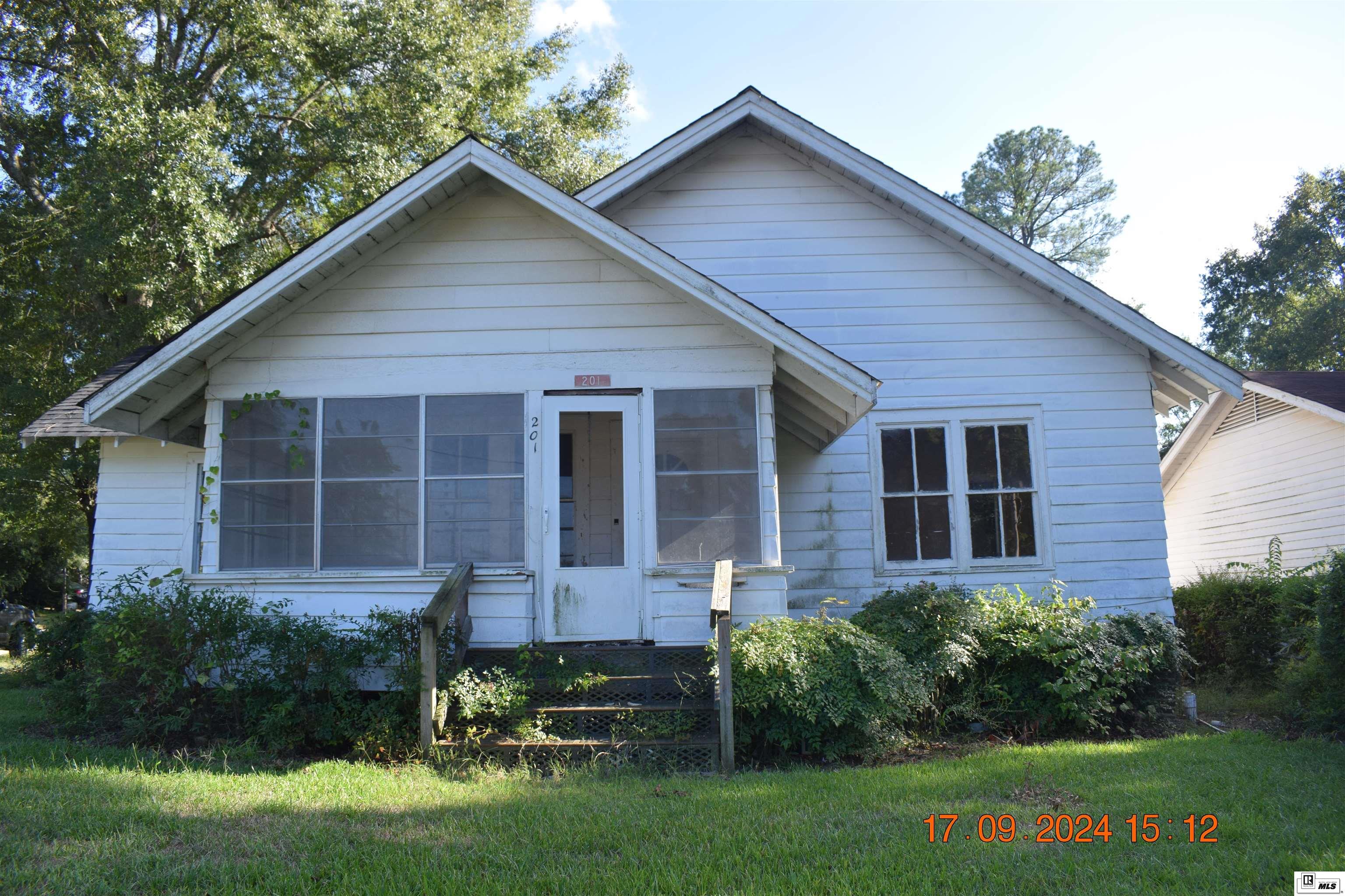 201 Walnut Avenue