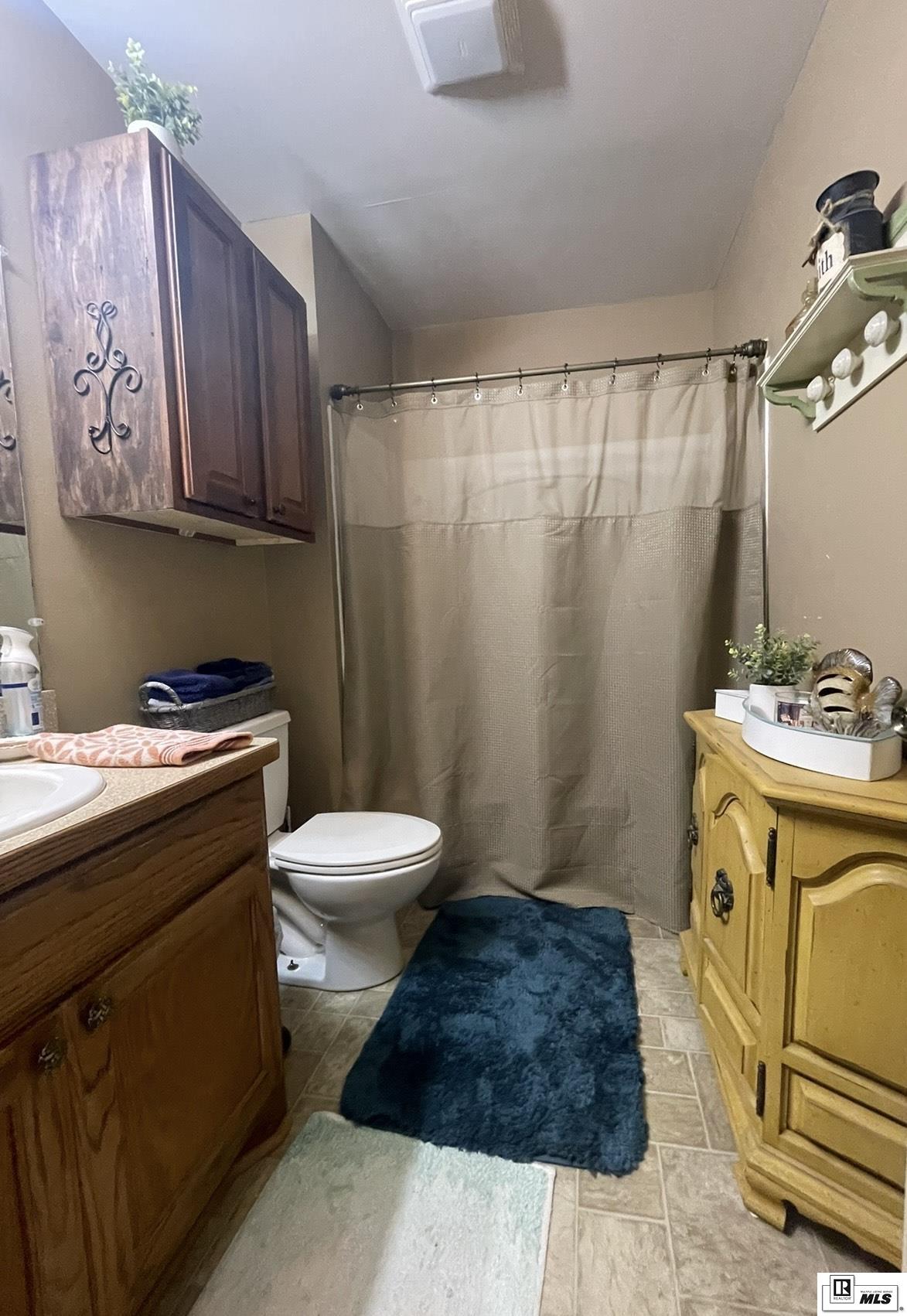 305 River Oaks Drive Extension