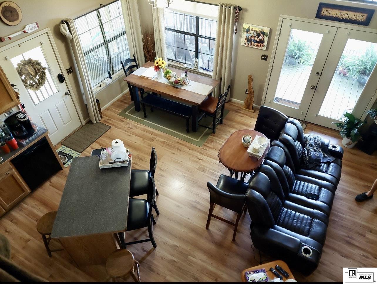 305 River Oaks Drive Extension