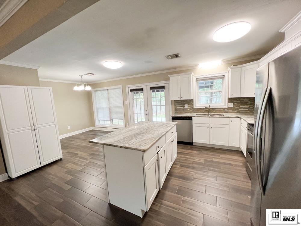 423 Hillside Circle