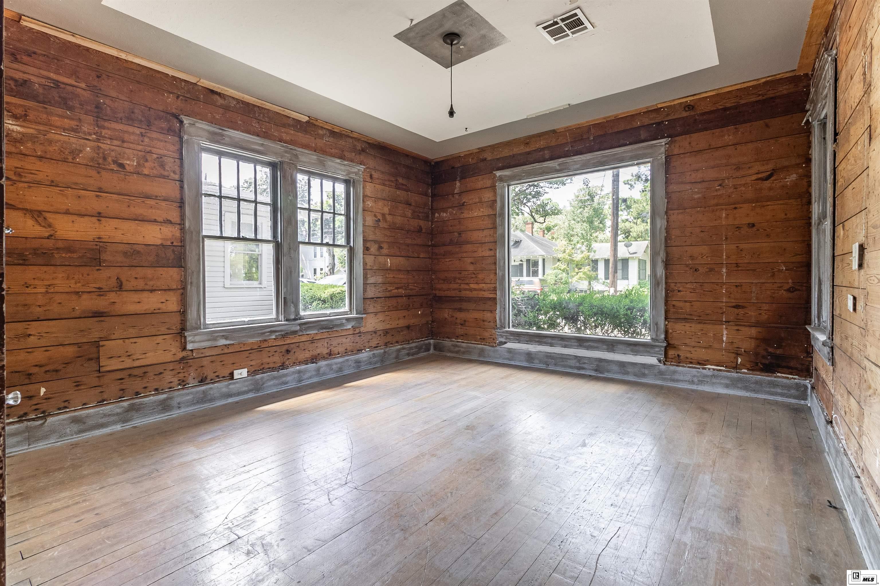 1006/1008 3rd  Street