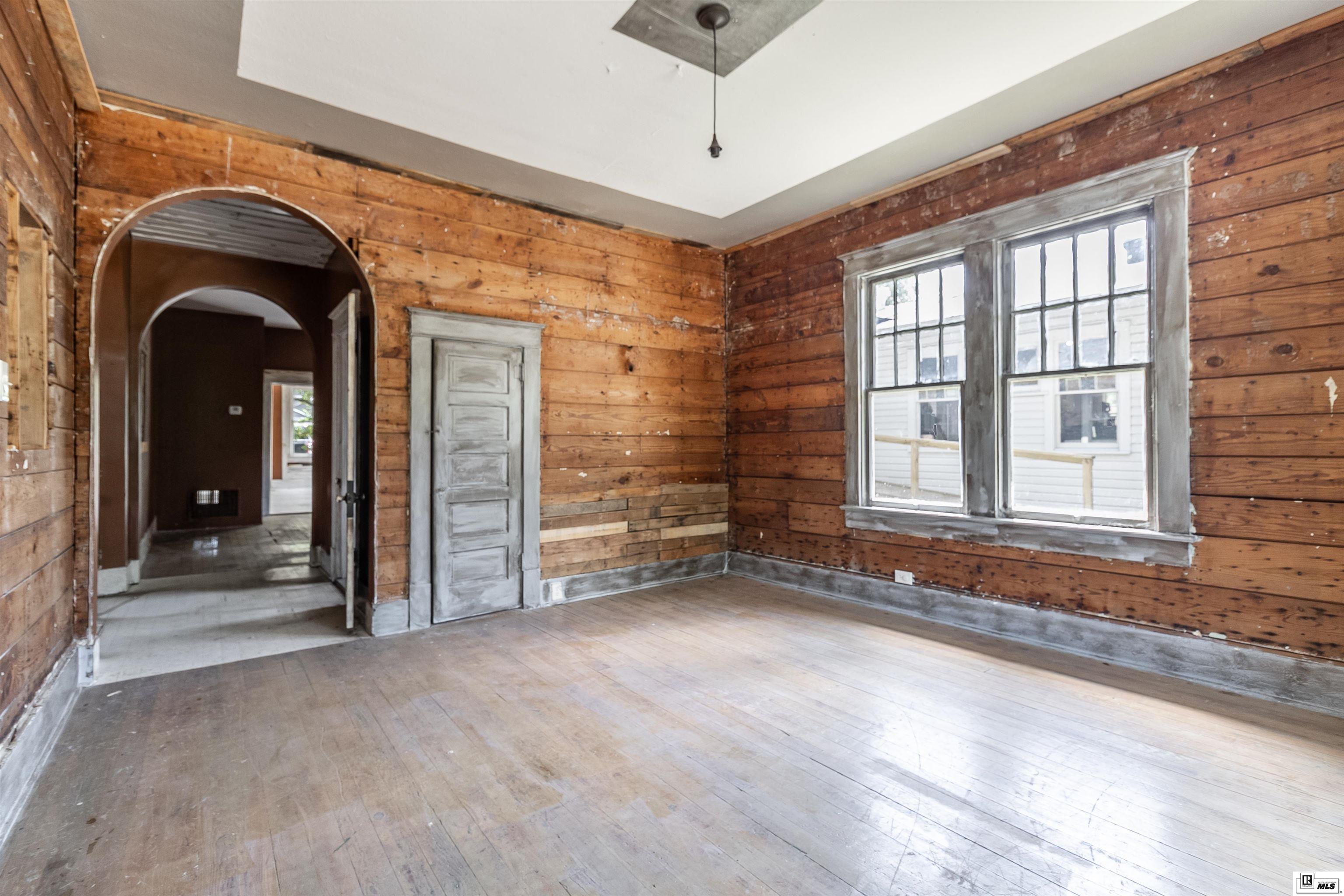 1006/1008 3rd  Street