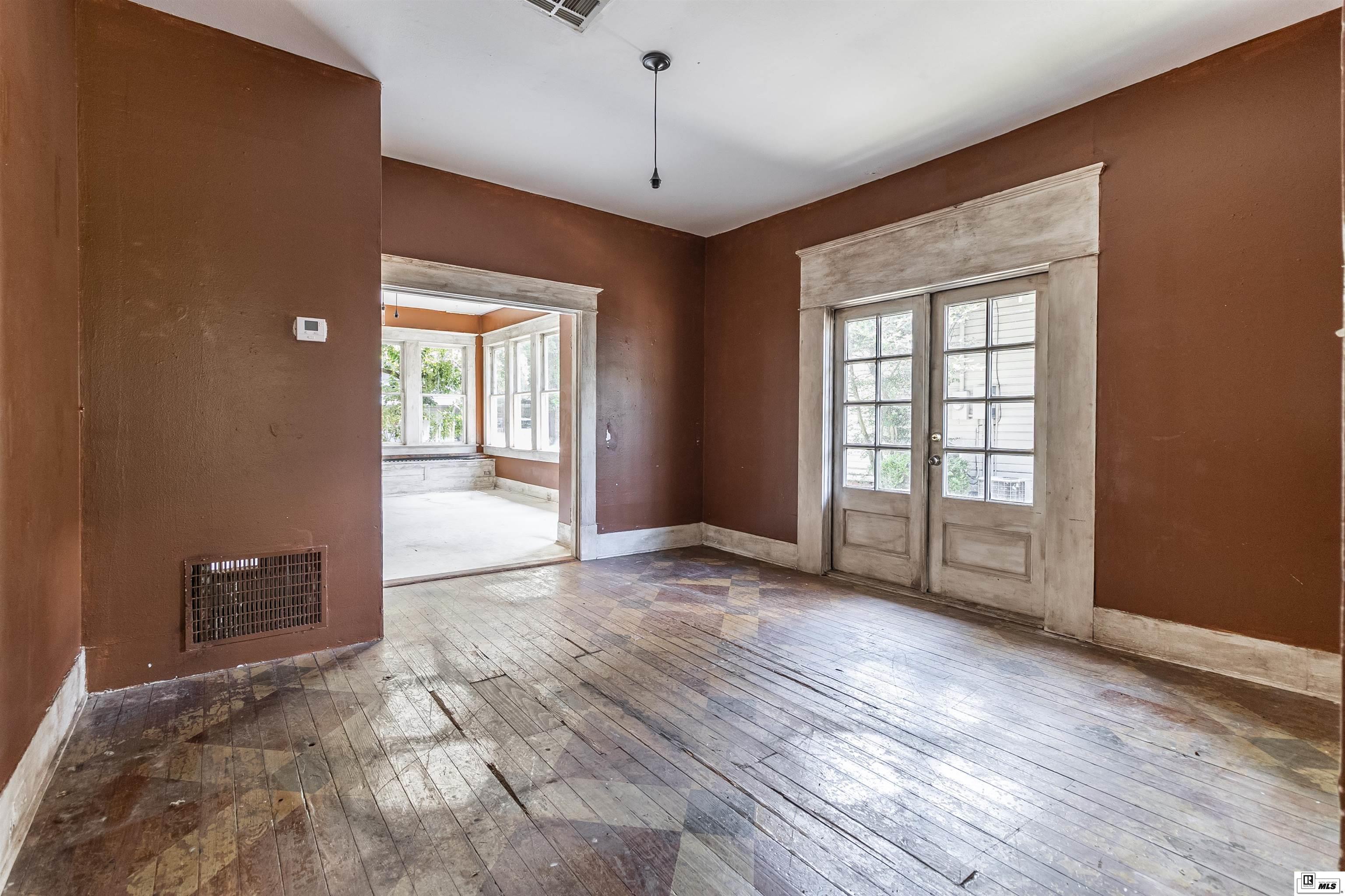 1006/1008 3rd  Street