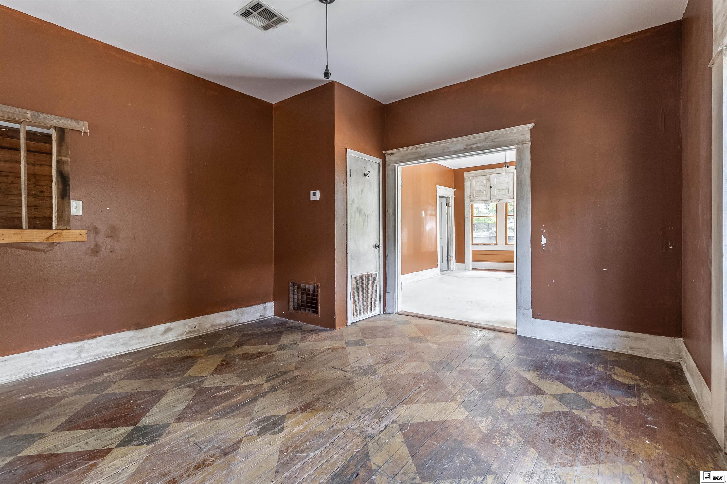 1006/1008 3rd  Street
