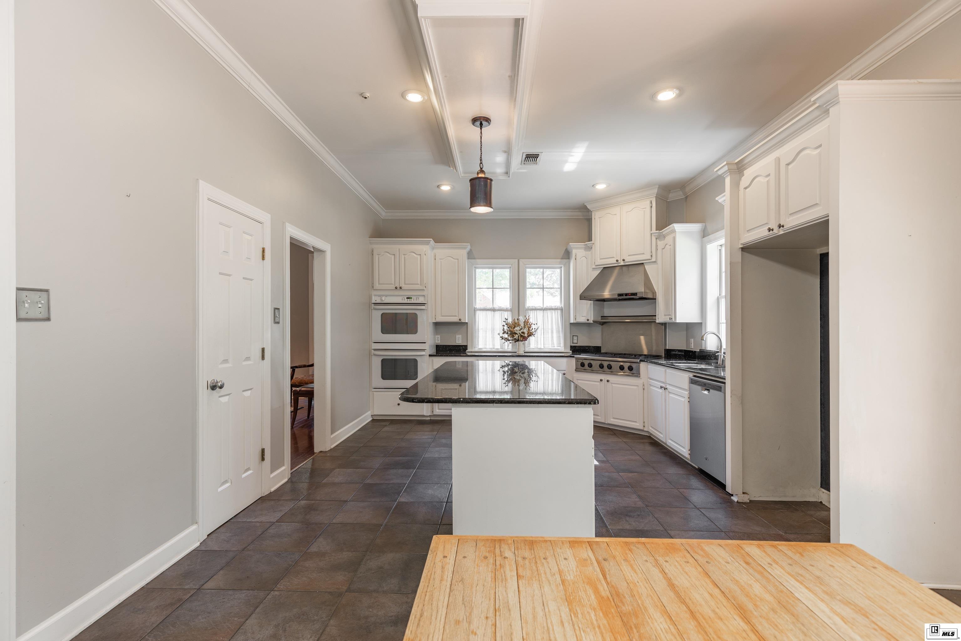 112 Deerfield Drive