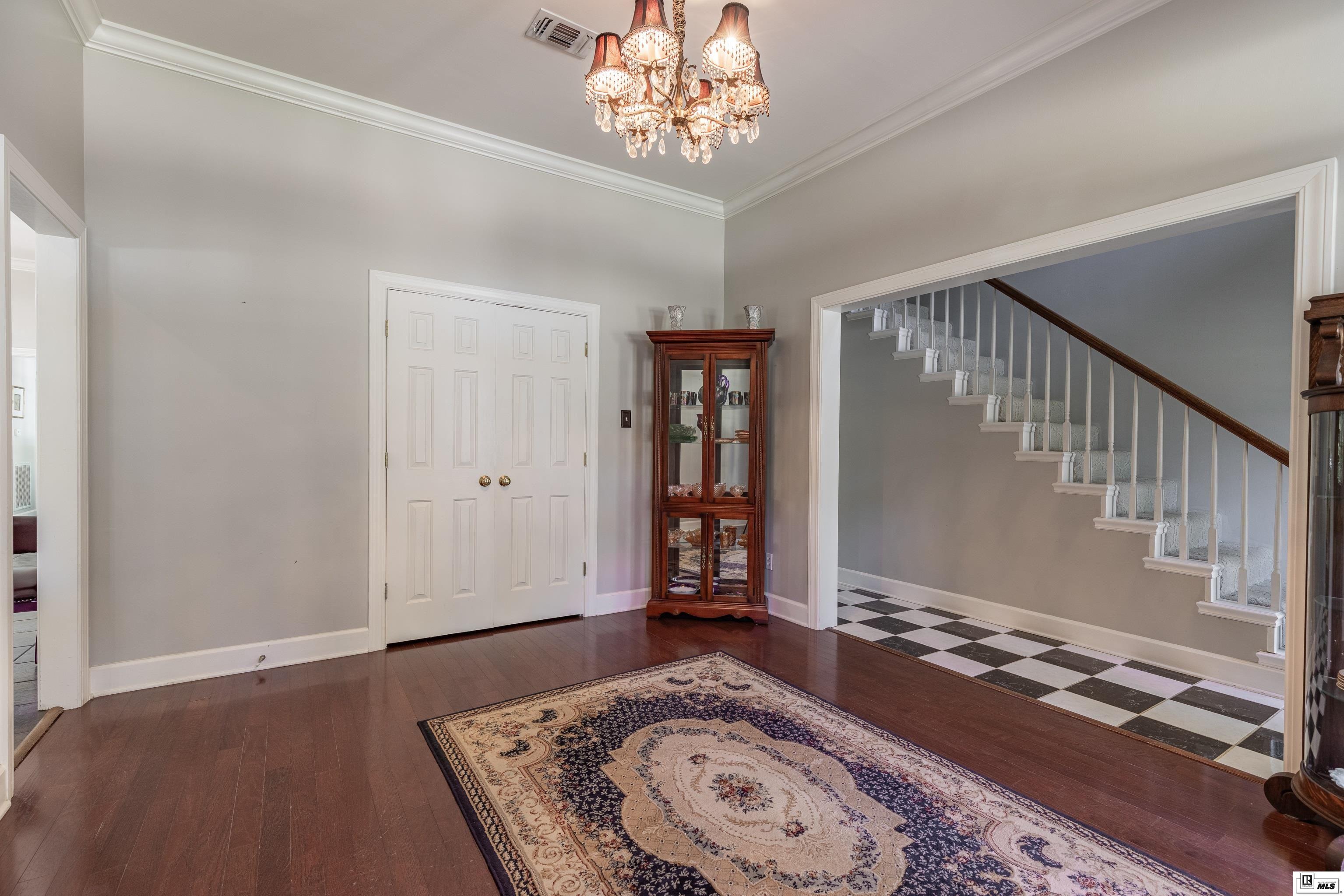112 Deerfield Drive