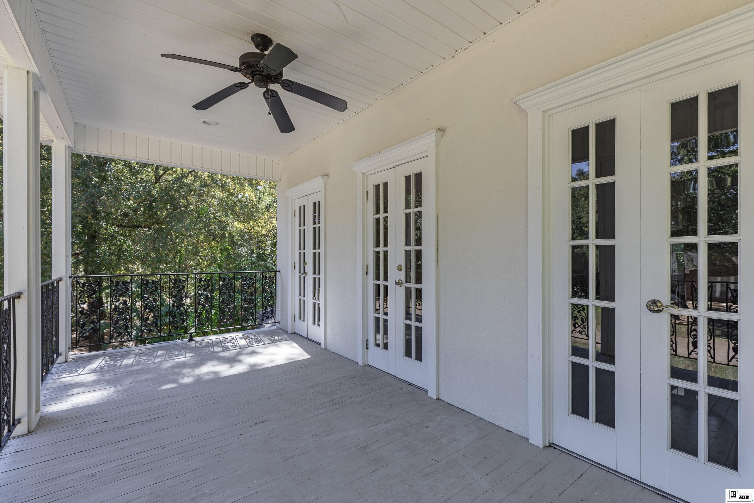112 Deerfield Drive