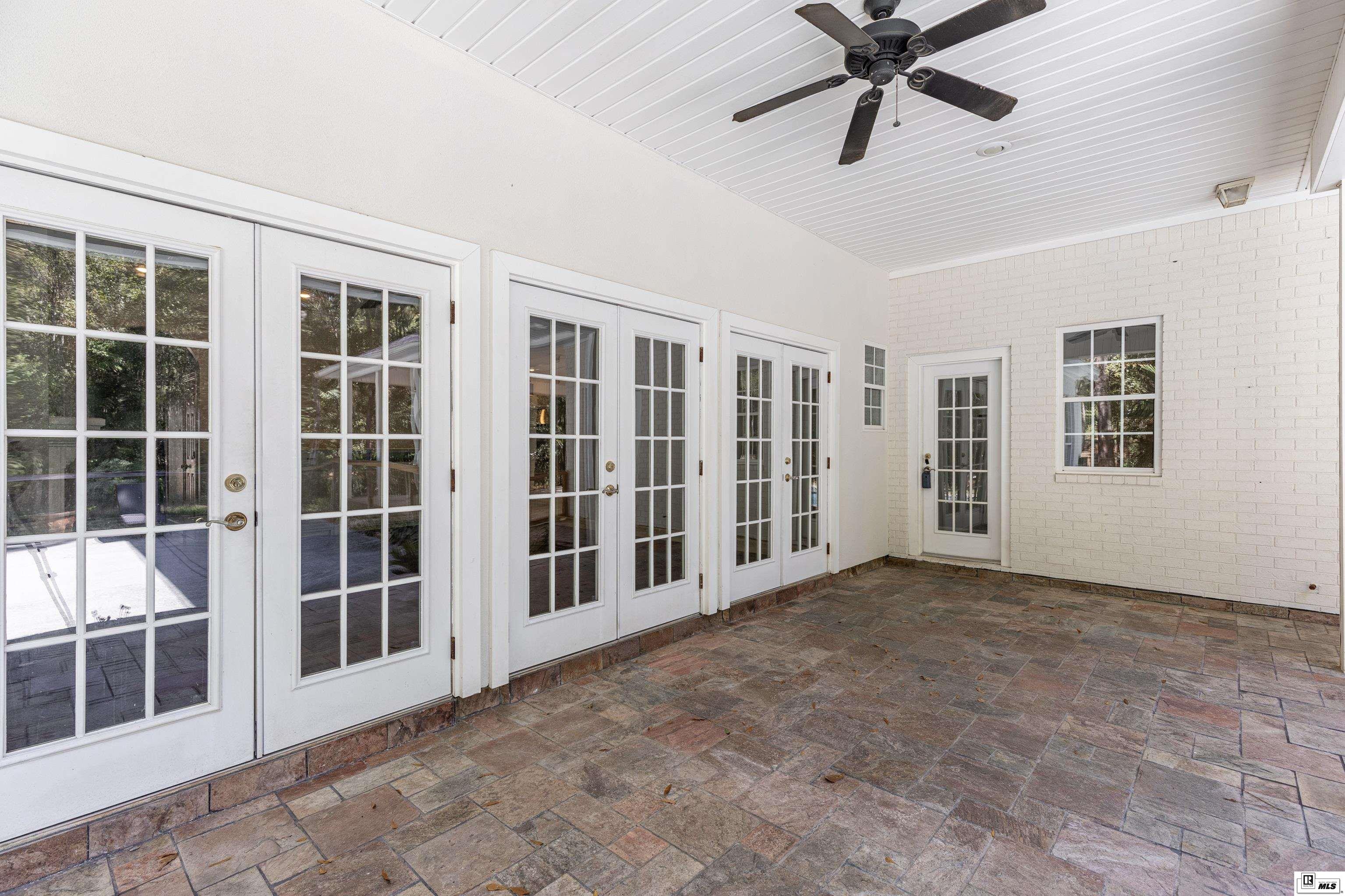 112 Deerfield Drive