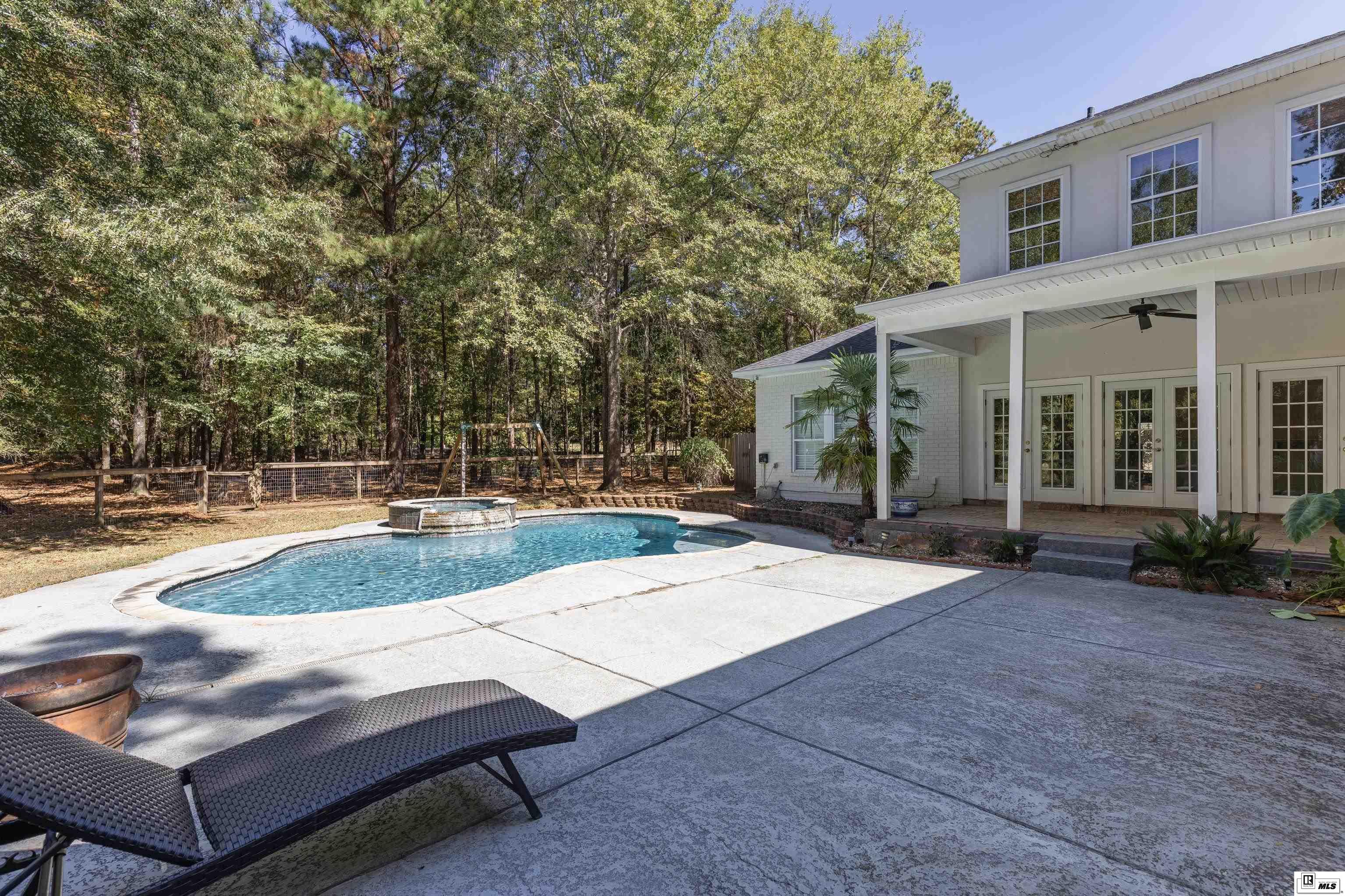 112 Deerfield Drive