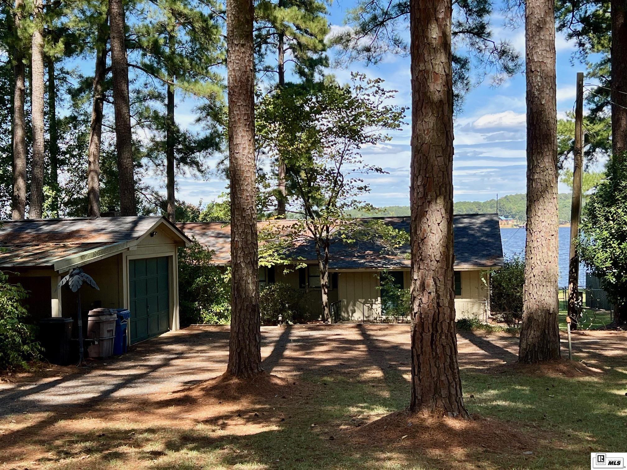 1245 Harmon Loop