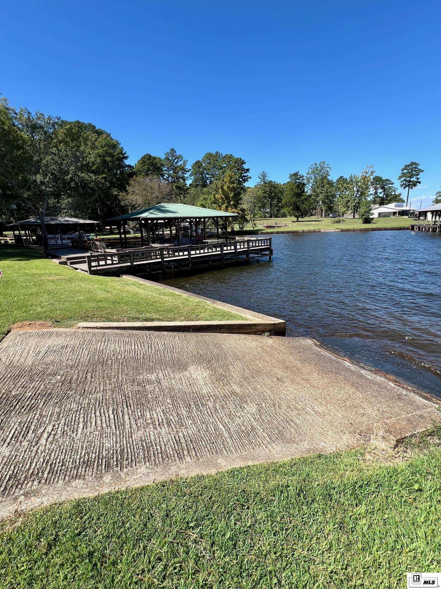 1245 Harmon Loop