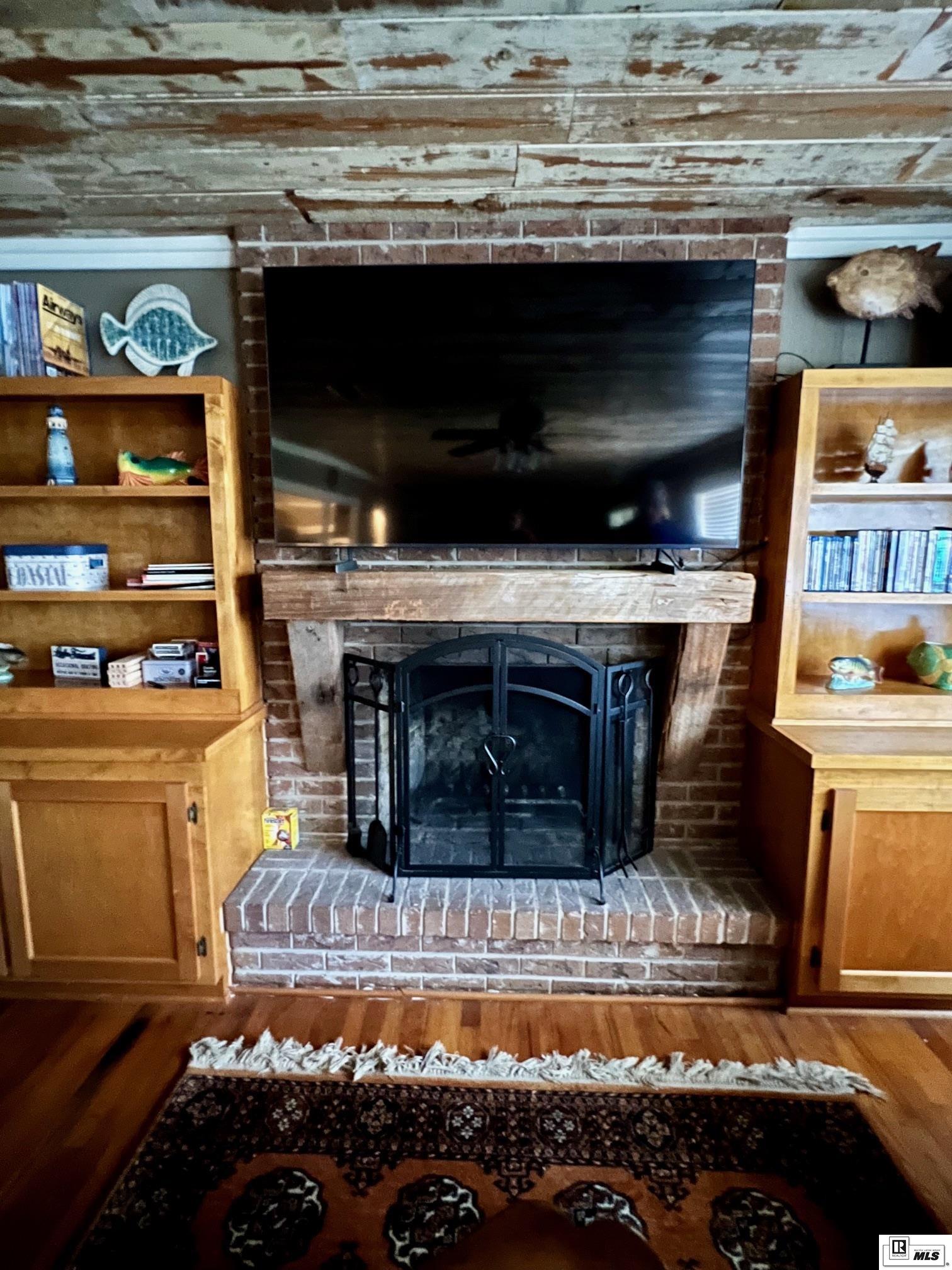 1245 Harmon Loop