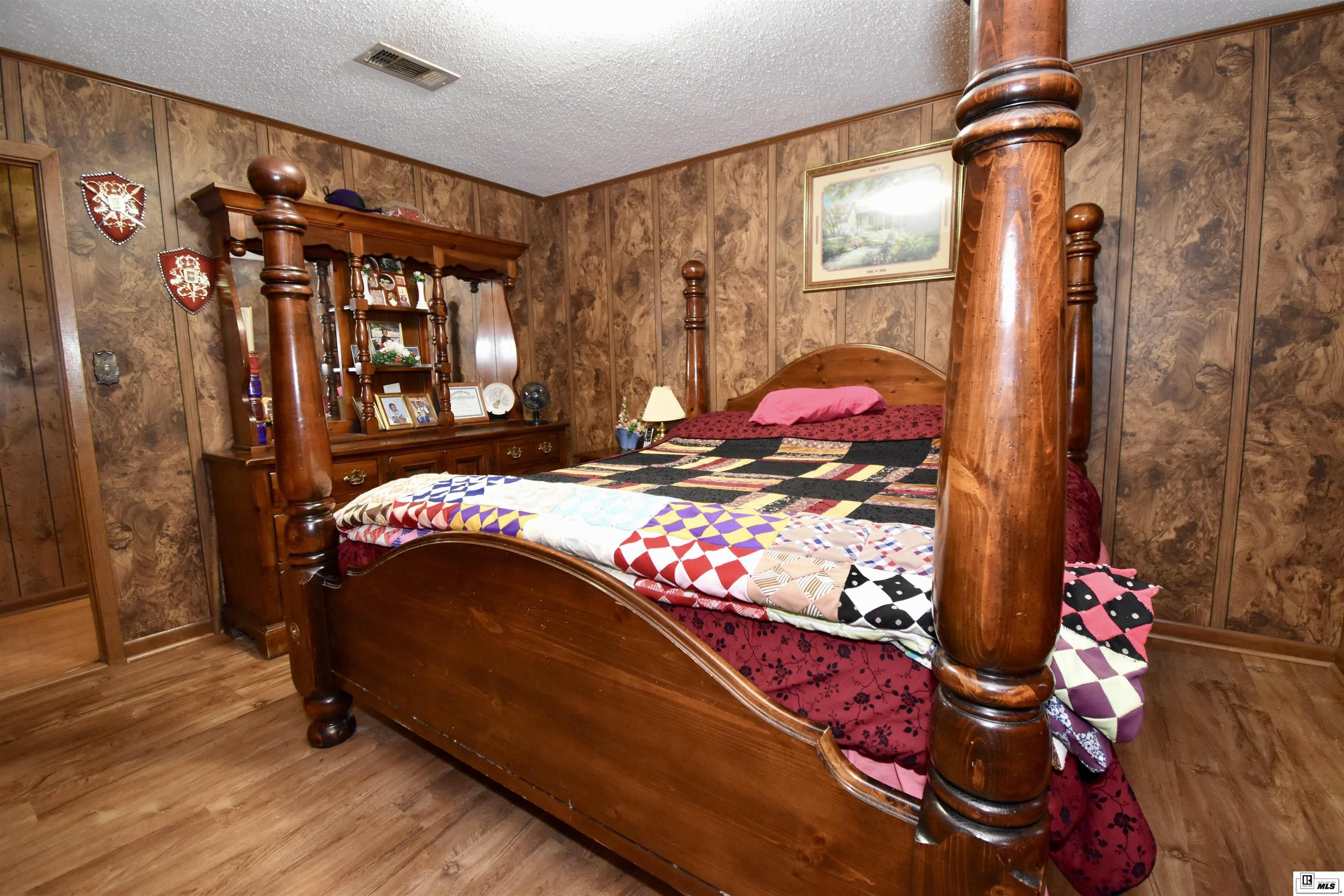1439 Highway 155