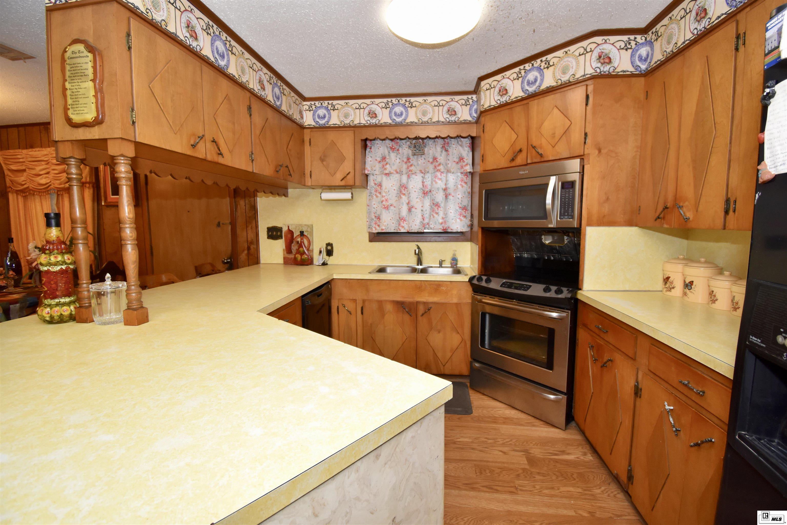 1439 Highway 155