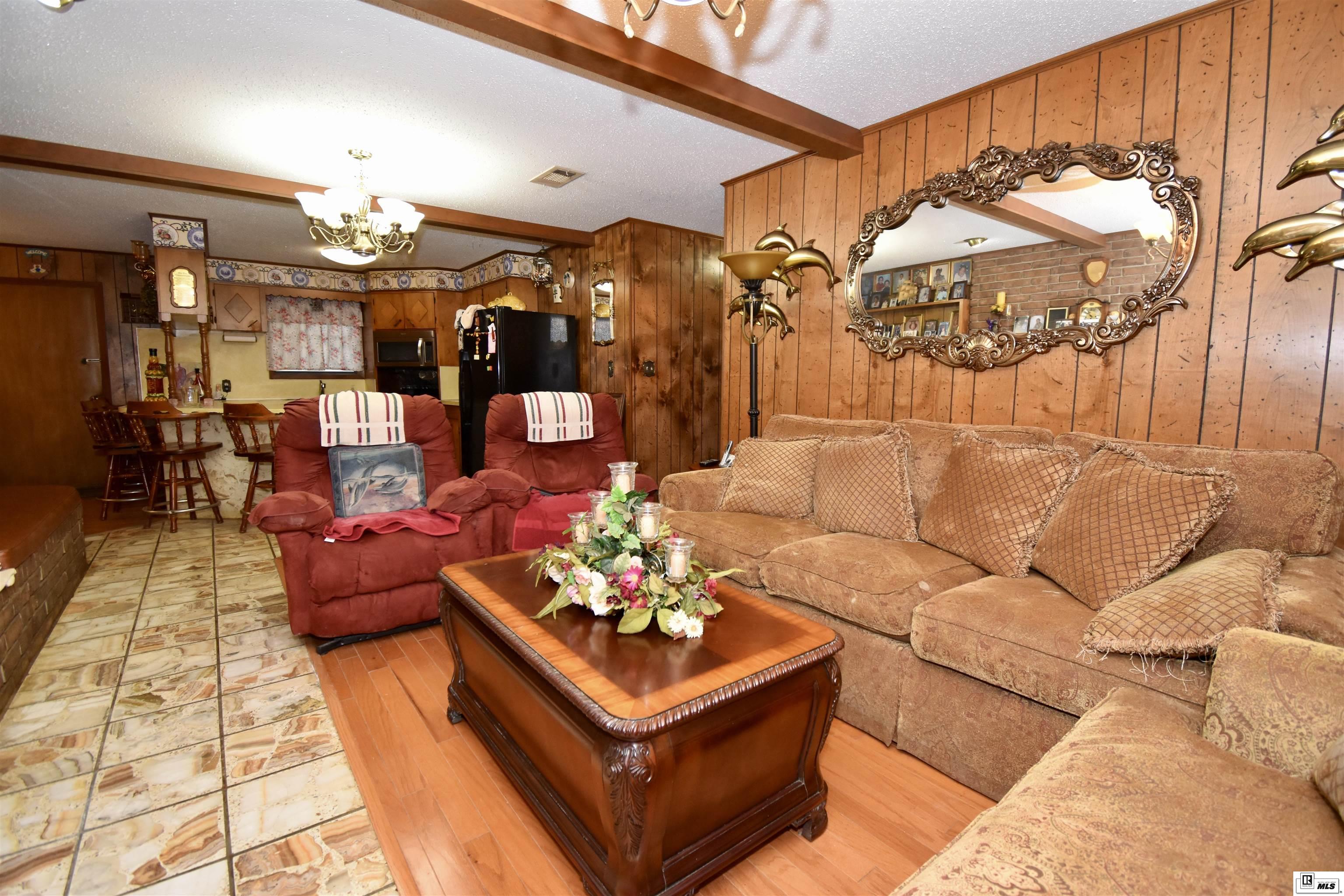 1439 Highway 155