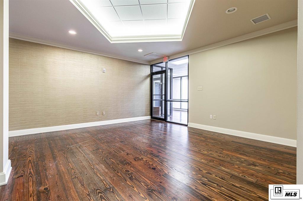 2400 Forsythe Avenue
