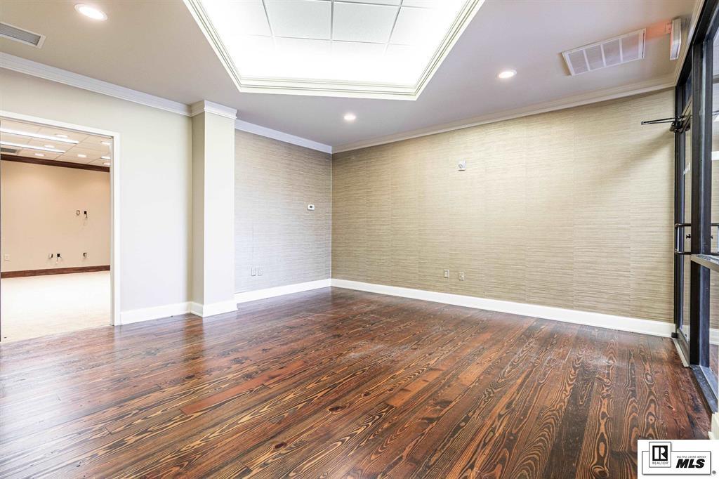 2400 Forsythe Avenue