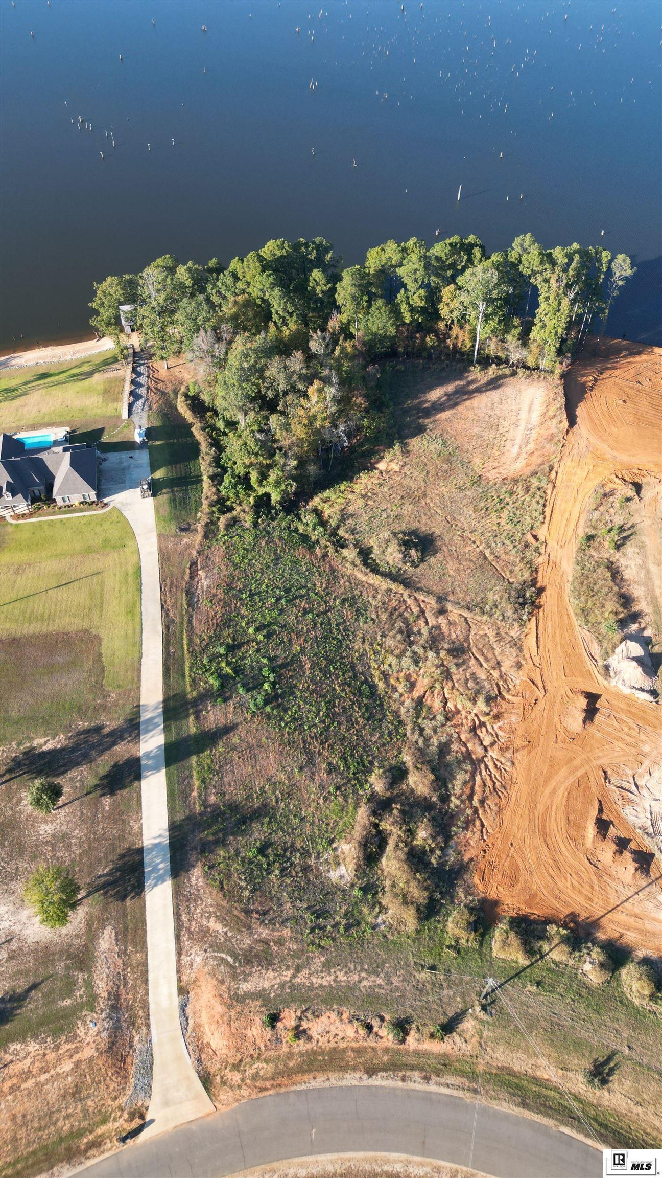 000 North Pointe Drive