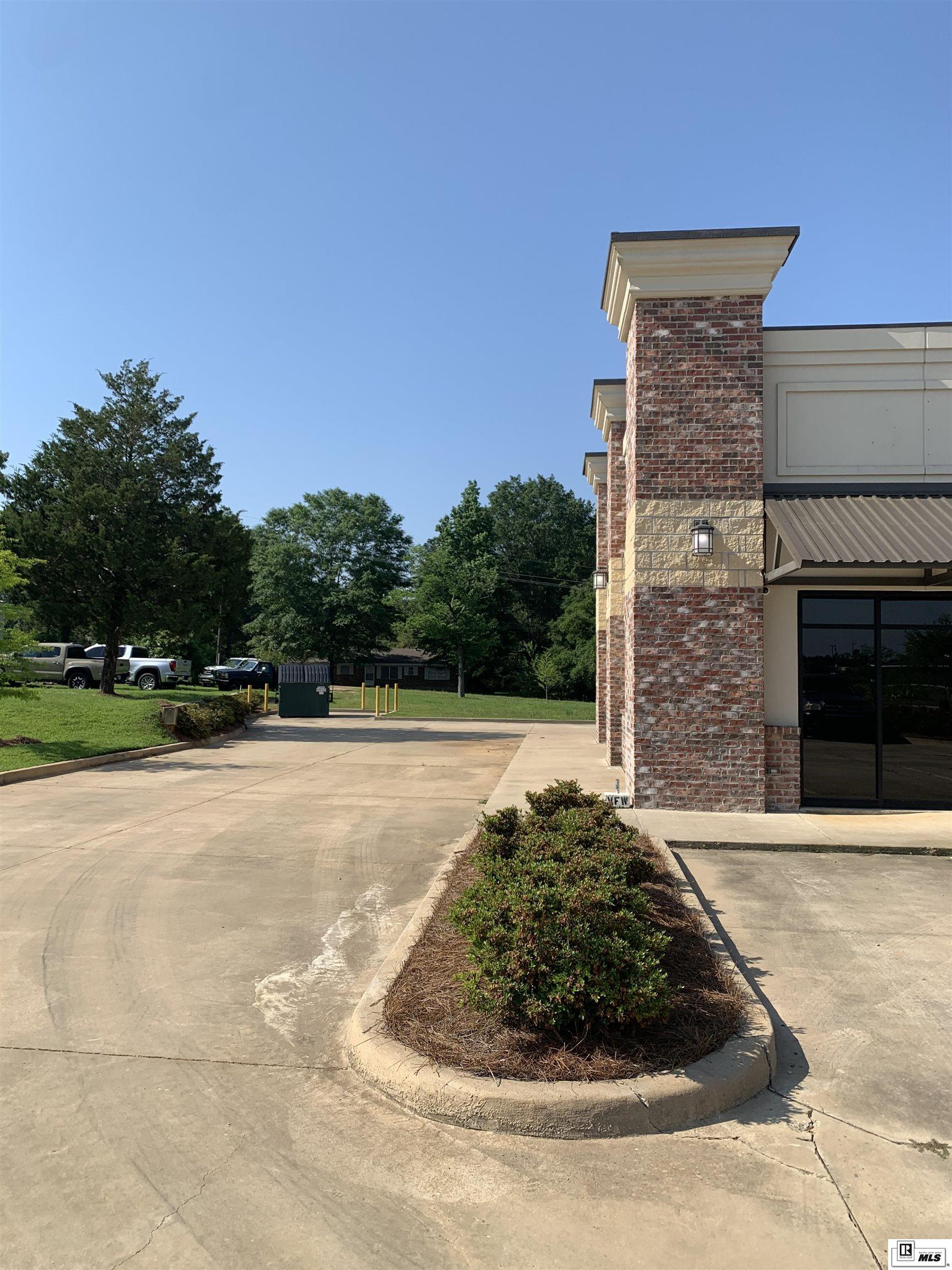2300 Commons Court
